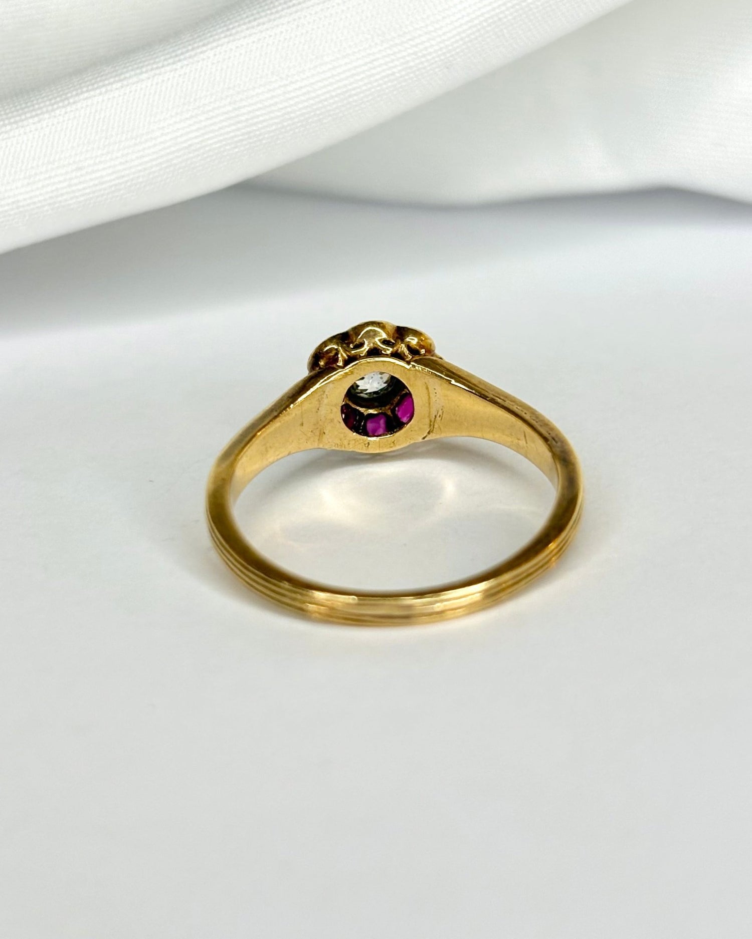 Bague Marguerite Diamant 0.20 carat &amp; Rubis 0.48 carat "Amanda" - Elliade Paris