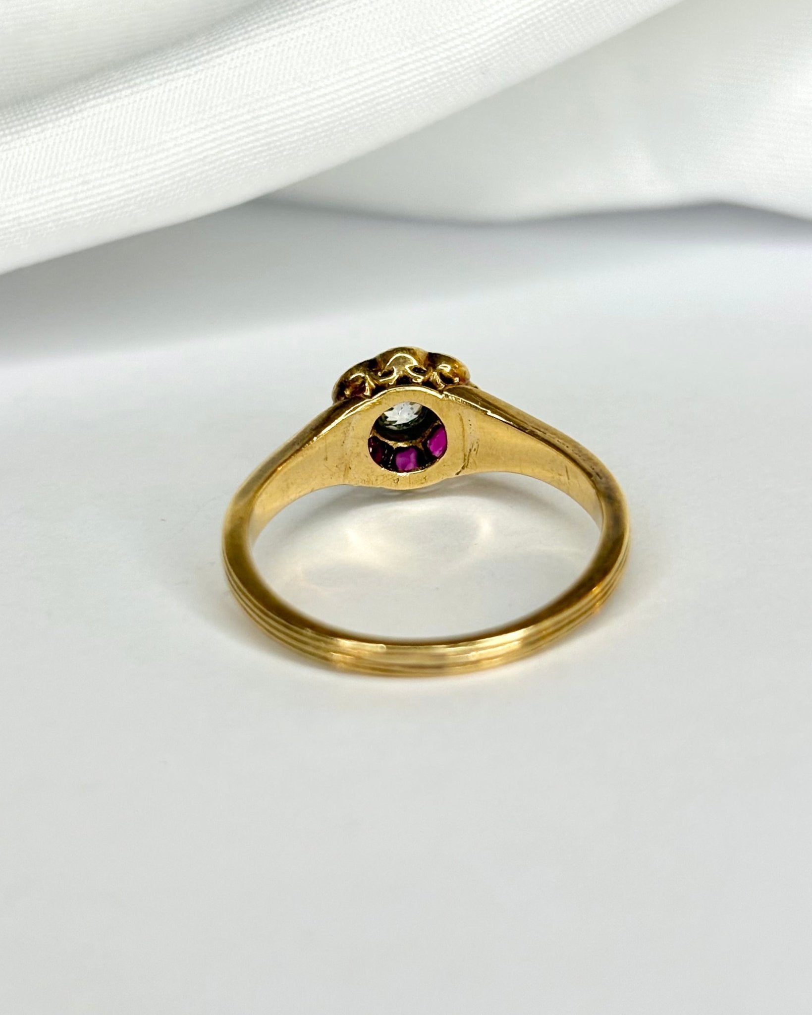 Bague Marguerite Diamant 0.20 carat &amp; Rubis 0.48 carat "Amanda" - Elliade Paris