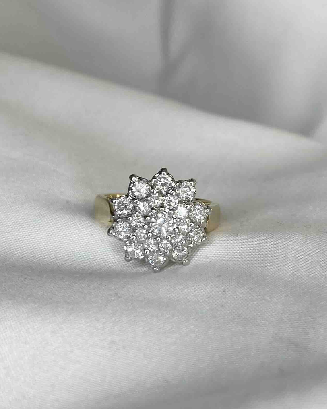 Bague marguerite diamant 1.20 carat "Monica" - Elliade Paris