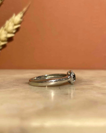 Bague Marguerite Diamant Noir 0.30 Carat &quot;Wesley&quot; - Elliade Paris