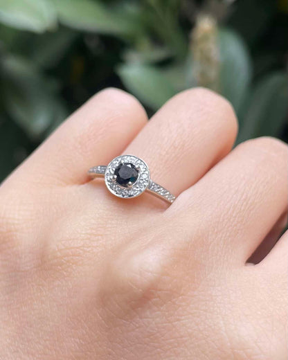 Bague Marguerite Diamant Noir &amp; Diamants Blancs &quot;Laney&quot; - Elliade Paris