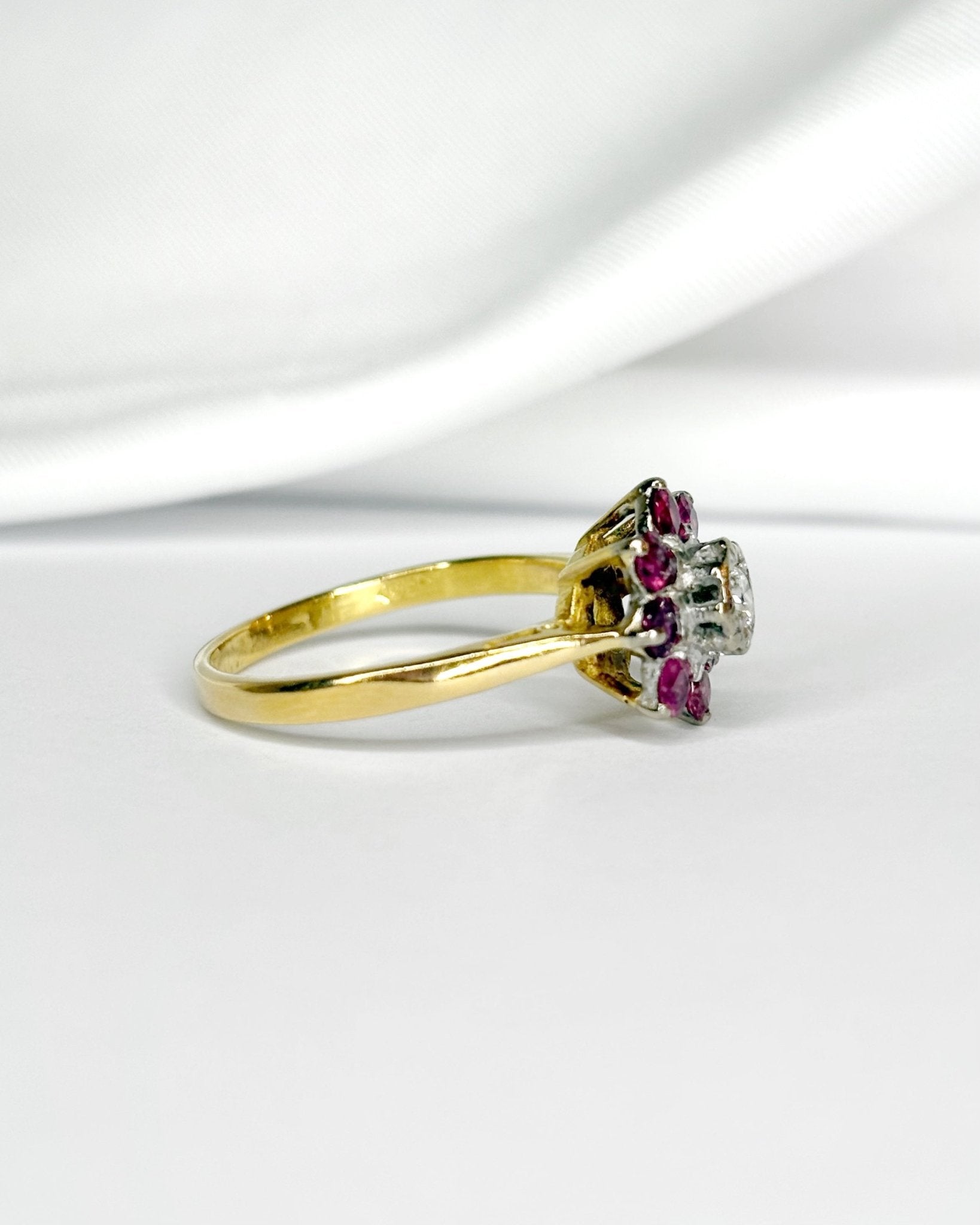 Bague Marguerite Diamant &amp; Rubis "Amira" - Elliade Paris