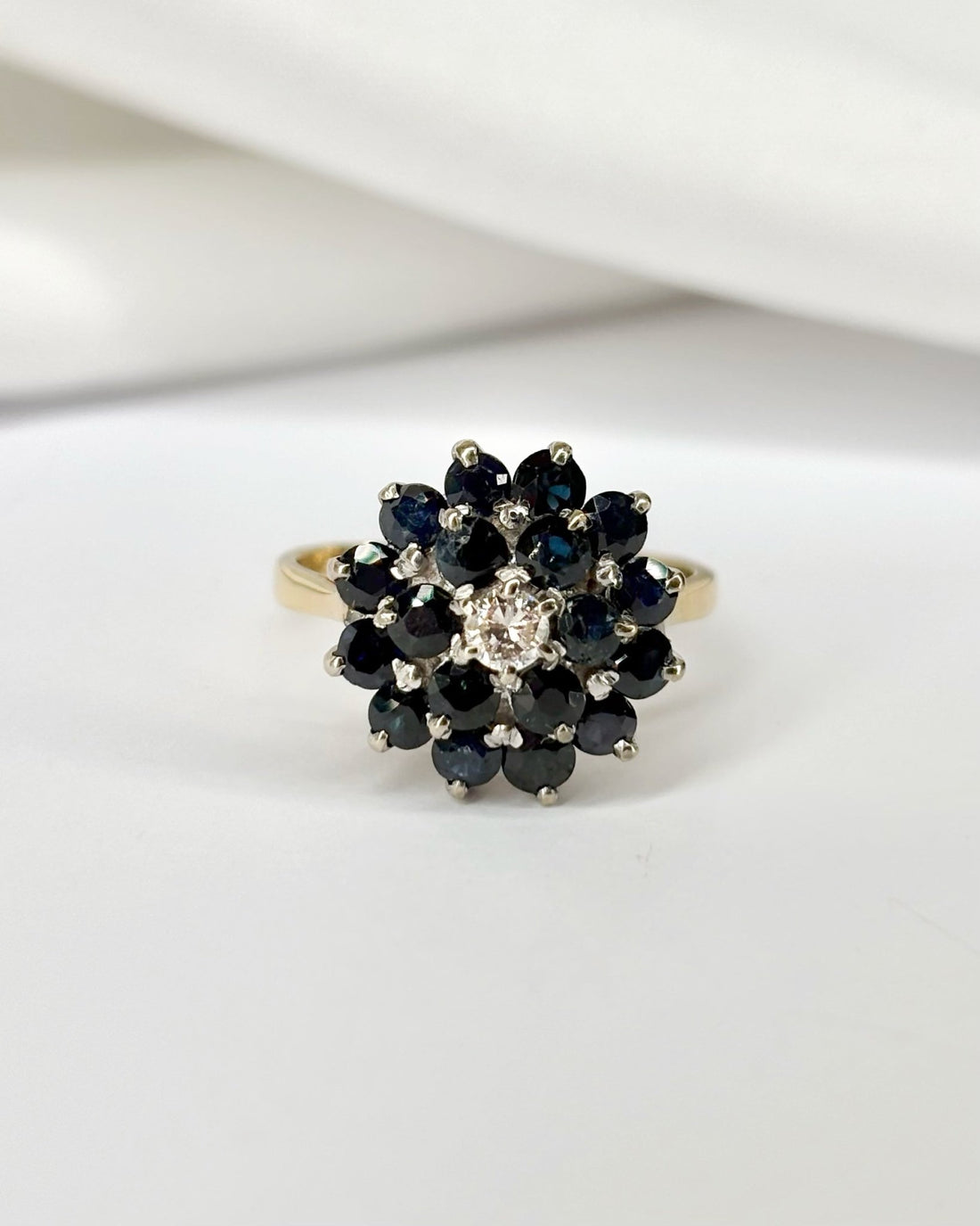 Bague Marguerite Diamant &amp; Saphirs 2.30 carats &quot;Maeva&quot; - Elliade Paris