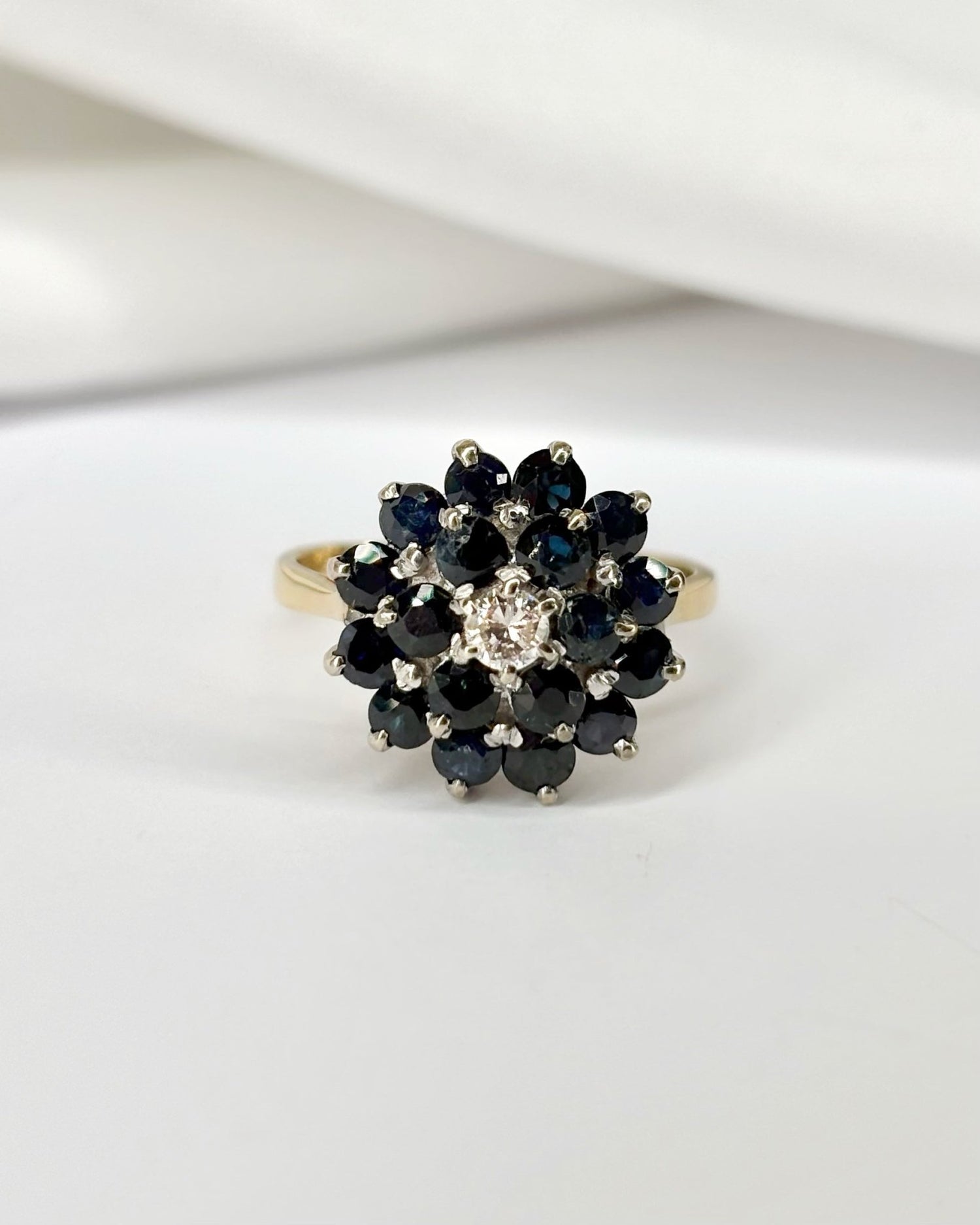 Bague Marguerite Diamant &amp; Saphirs 2.30 carats &quot;Maeva&quot; - Elliade Paris