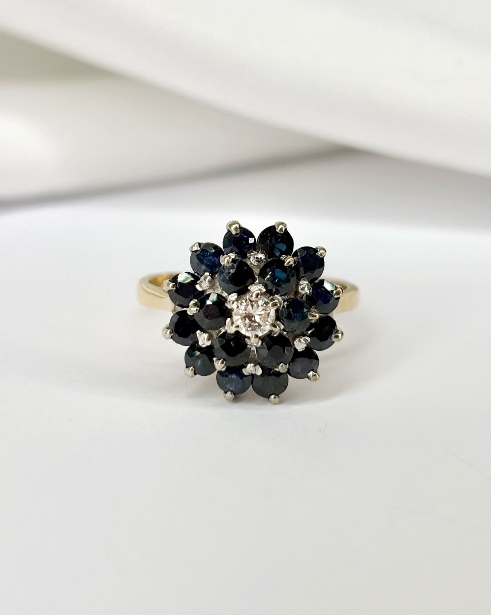 Bague Marguerite Diamant &amp; Saphirs 2.30 carats "Maeva" - Elliade Paris