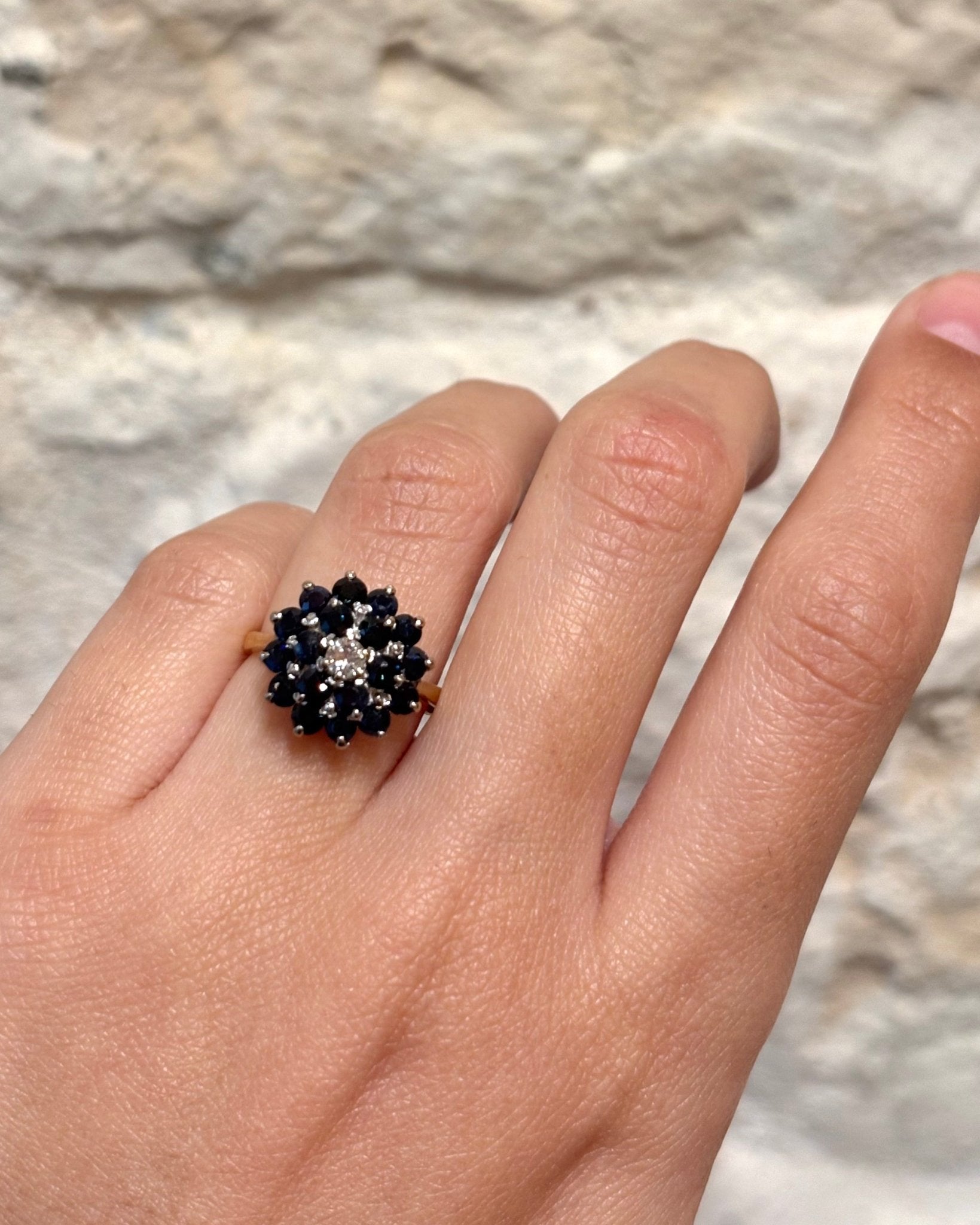 Bague Marguerite Diamant &amp; Saphirs 2.30 carats "Maeva" - Elliade Paris