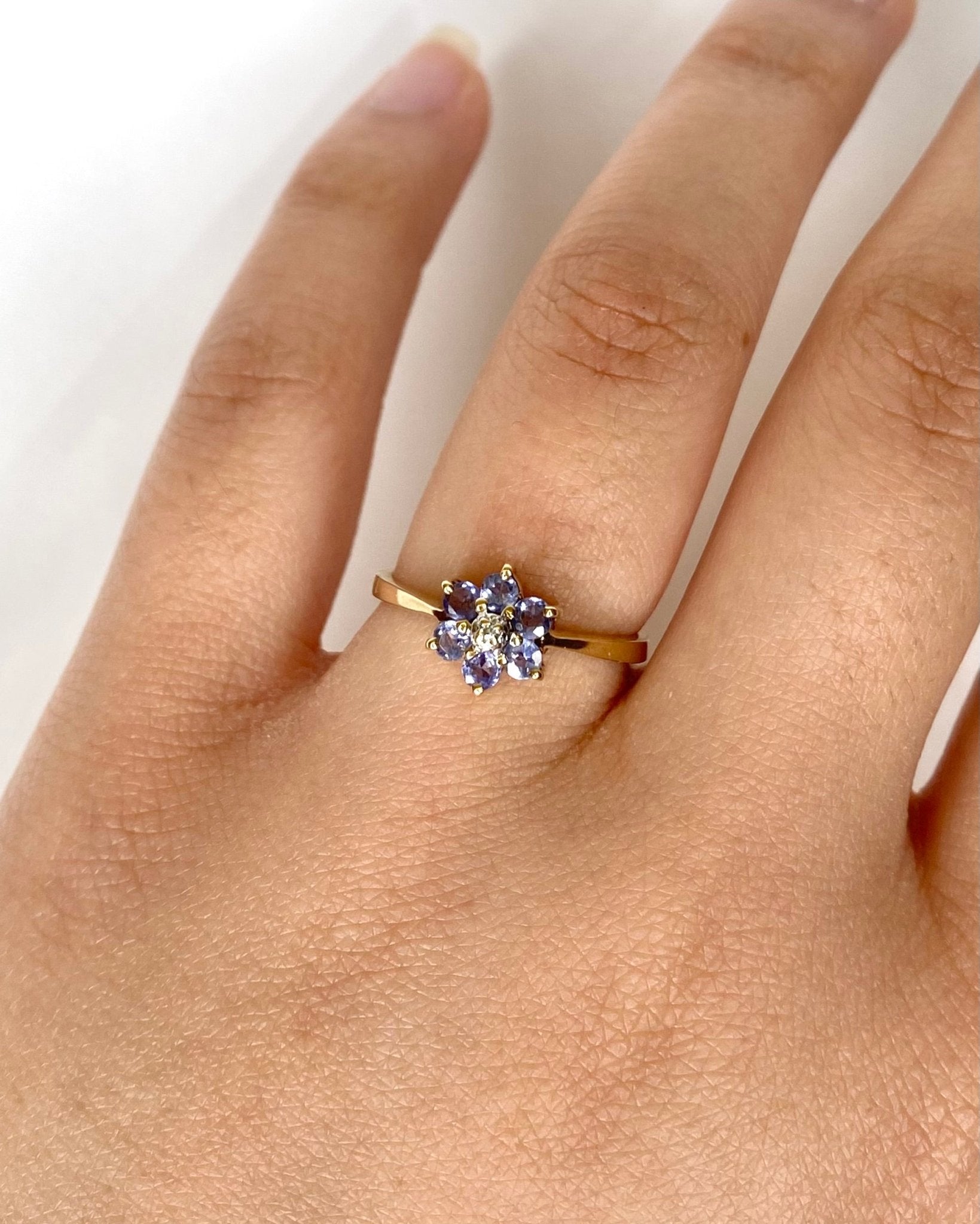 Bague Marguerite Diamant &amp; Tanzanites 0.48 carat "Tina" - Elliade Paris