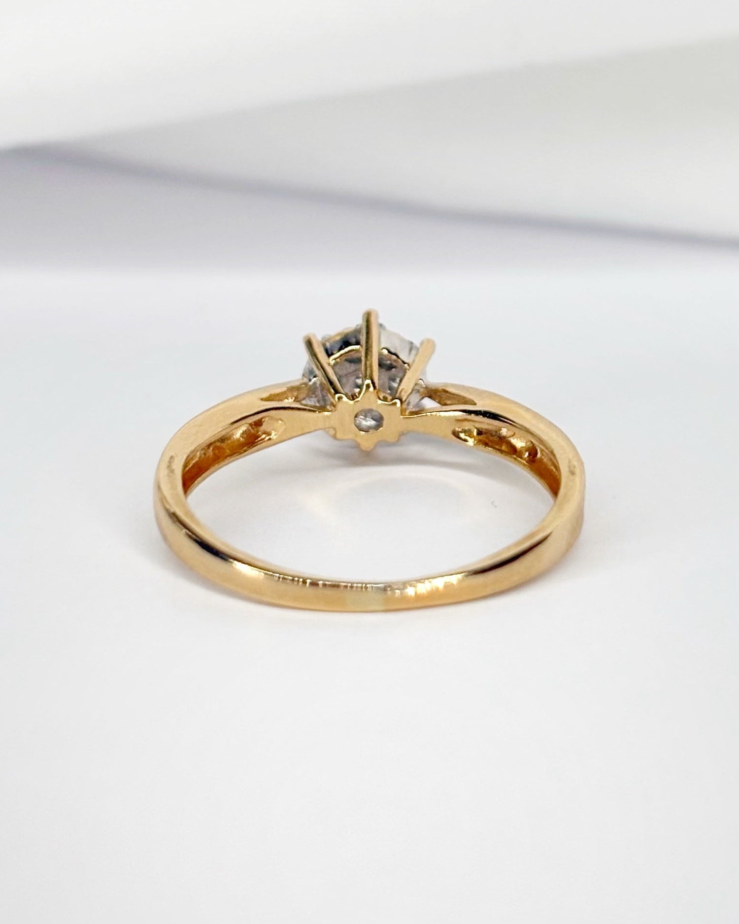 Bague Marguerite Diamants 0.20 carat "Asma" - Elliade Paris