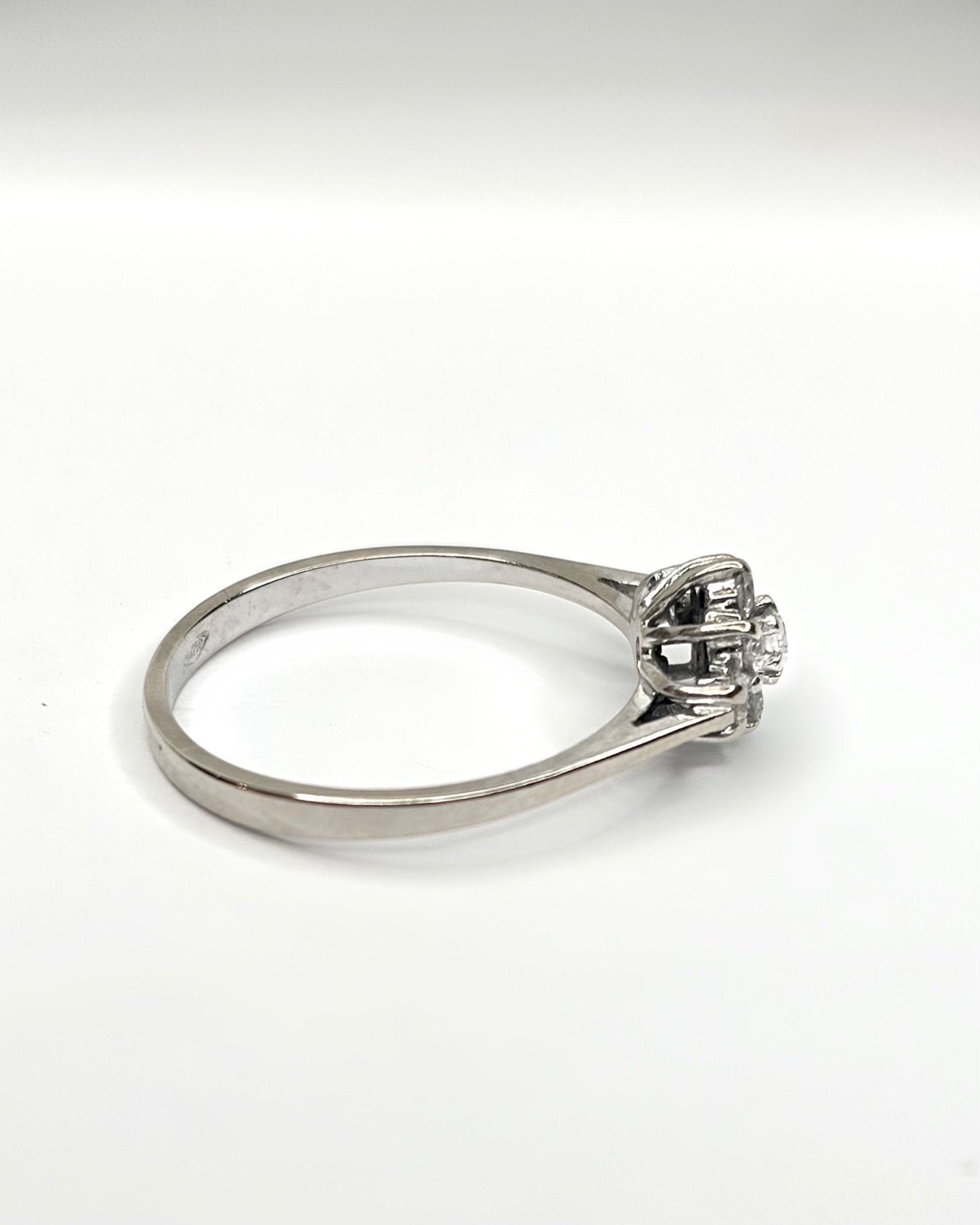 Bague Marguerite Diamants 0.21 carat "Selma" - Elliade Paris