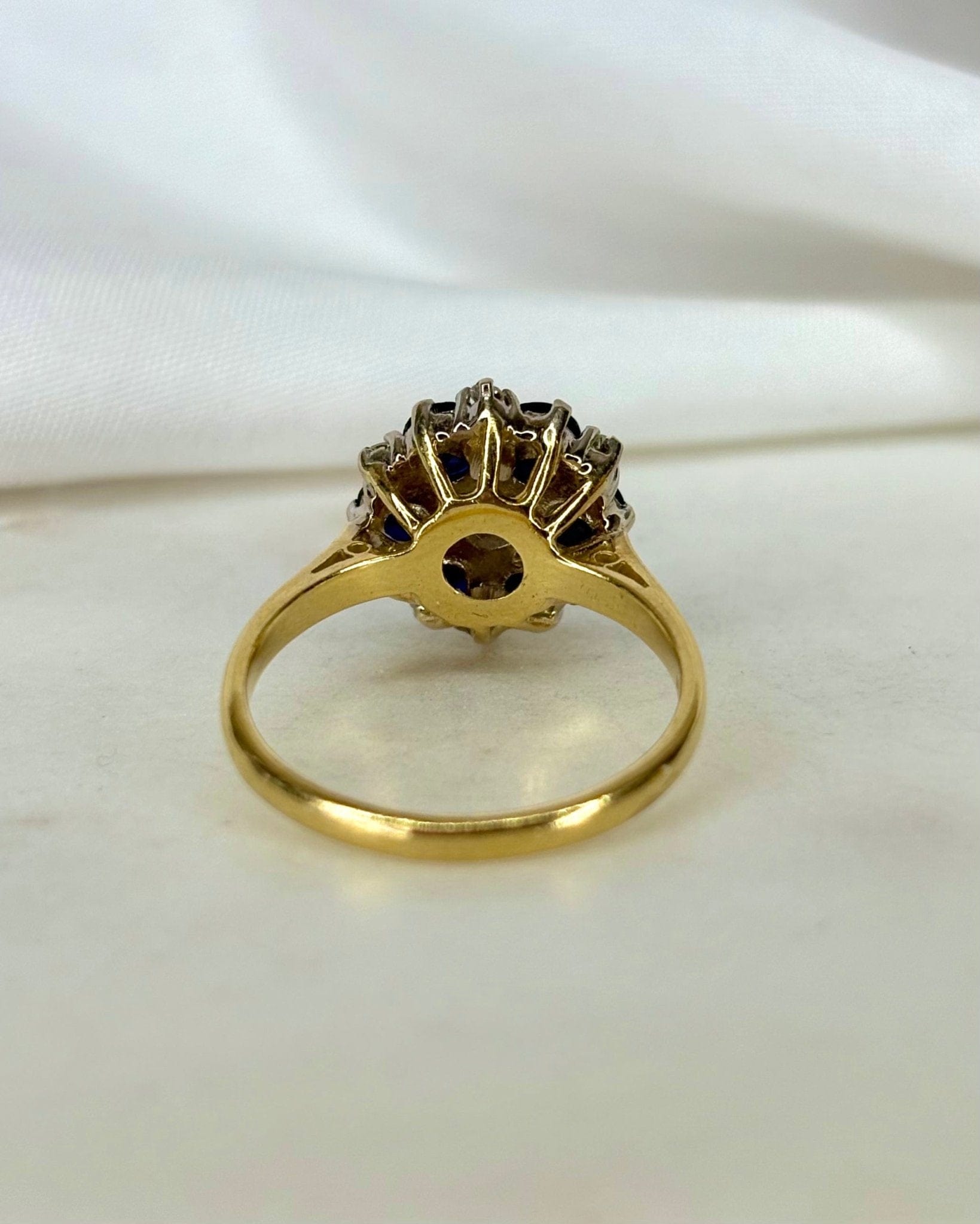 Bague Marguerite Diamants 0.32 carat &amp; Saphirs 1.20 carat "Margaux" - Elliade Paris