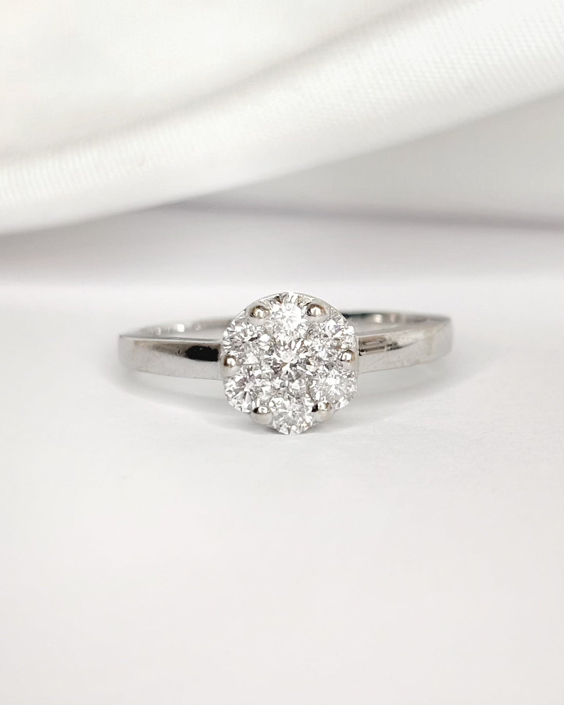 Bague Marguerite Diamants 0.37 carat "Lili" - Elliade Paris