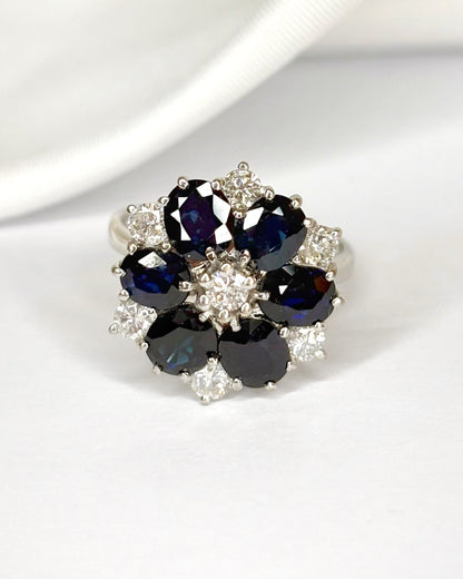 Bague Marguerite Diamants 0.37 carat, Saphirs 2.40 carats &amp; Or 5.85g "Pietra" - Elliade Paris