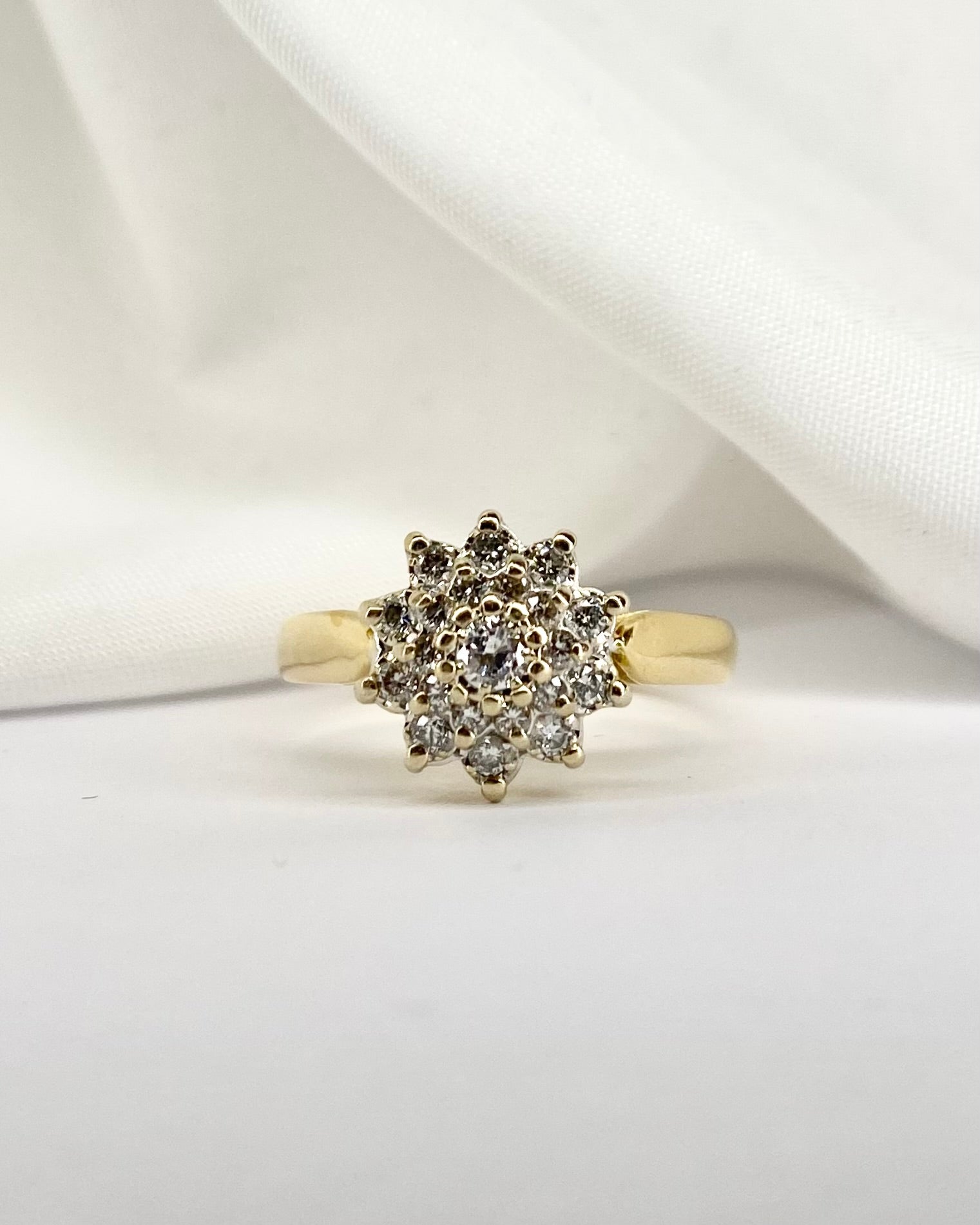 Bague Marguerite Diamants 0.39 carat "Solange" - Elliade Paris