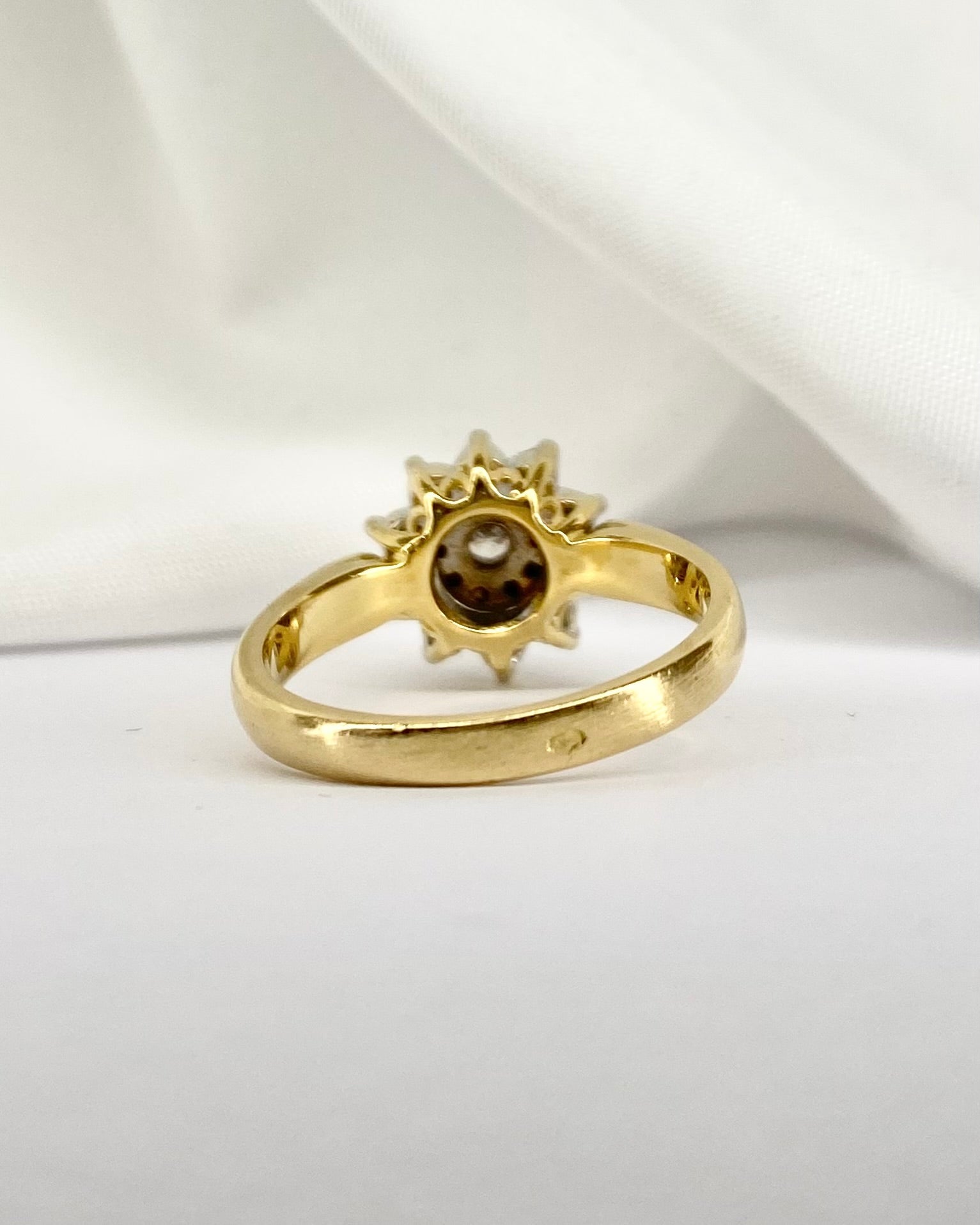 Bague Marguerite Diamants 0.39 carat "Solange" - Elliade Paris