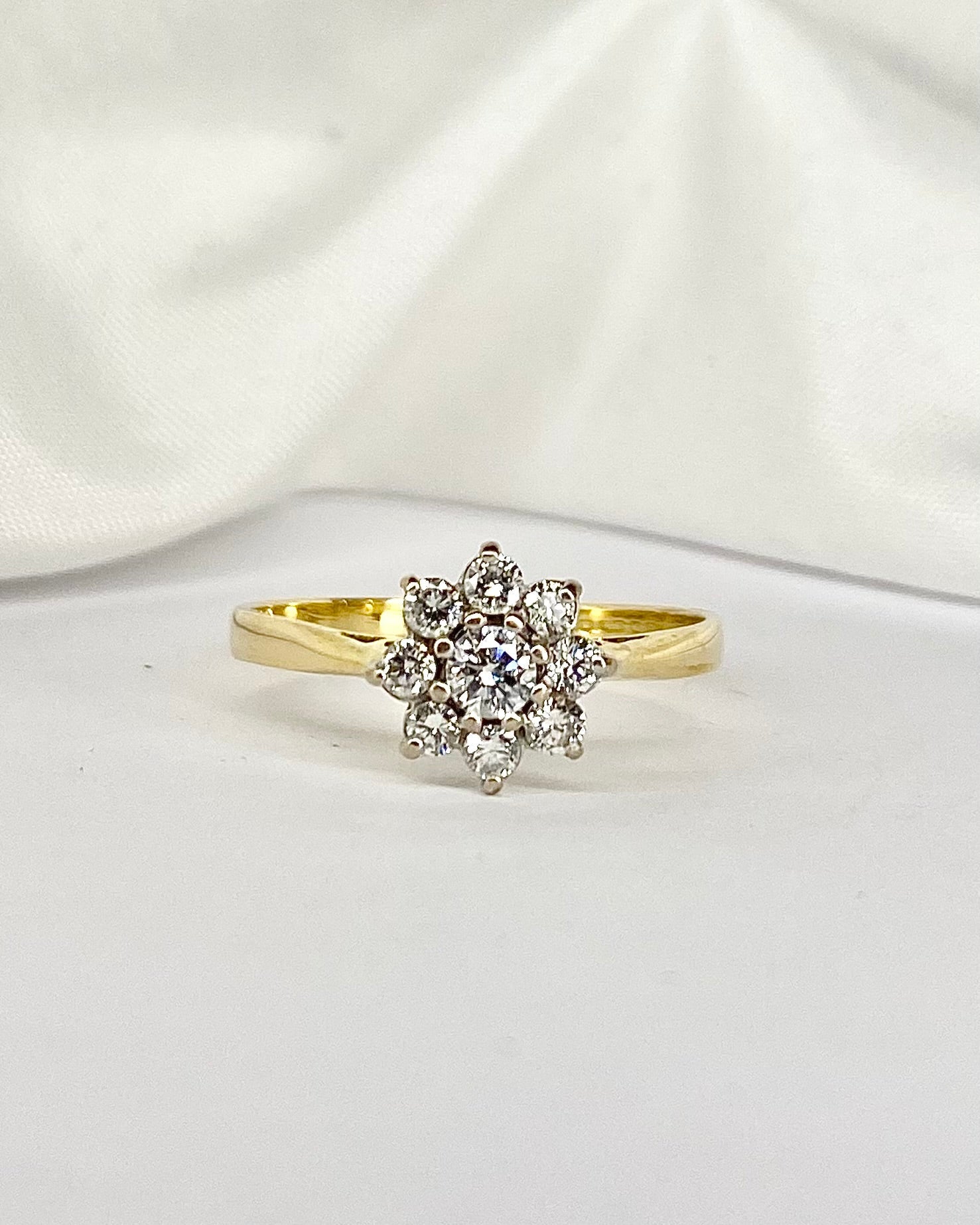 Bague Marguerite Diamants 0.47 carat "Oriane" - Elliade Paris