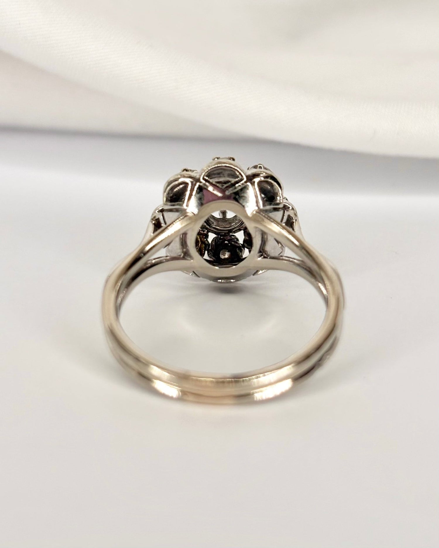 Bague Marguerite Diamants 0.49 carat "Hannah" - Elliade Paris