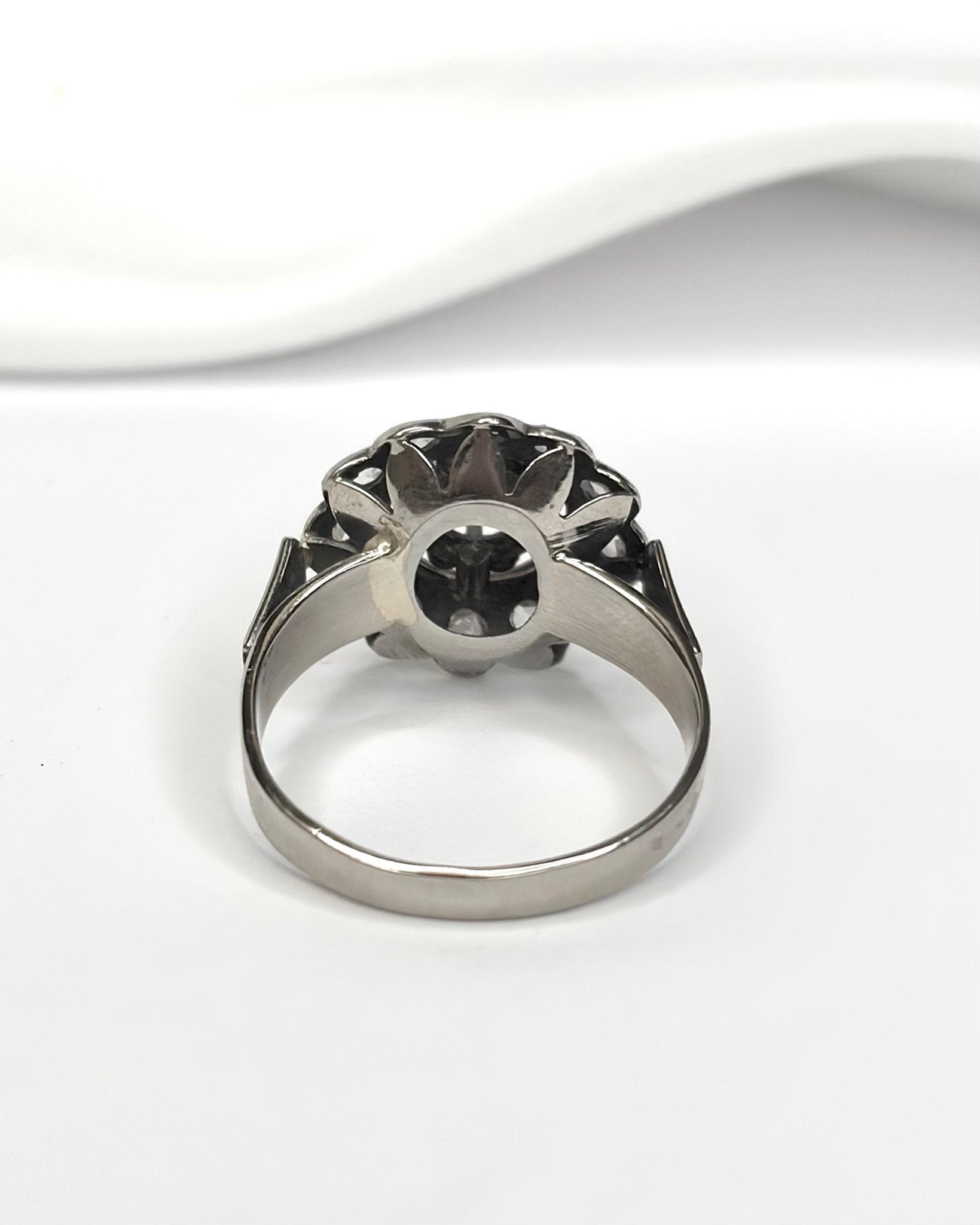 Bague Marguerite Diamants 0.56 carat, Or &amp; Platine 4.97g "Amaya" - Elliade Paris