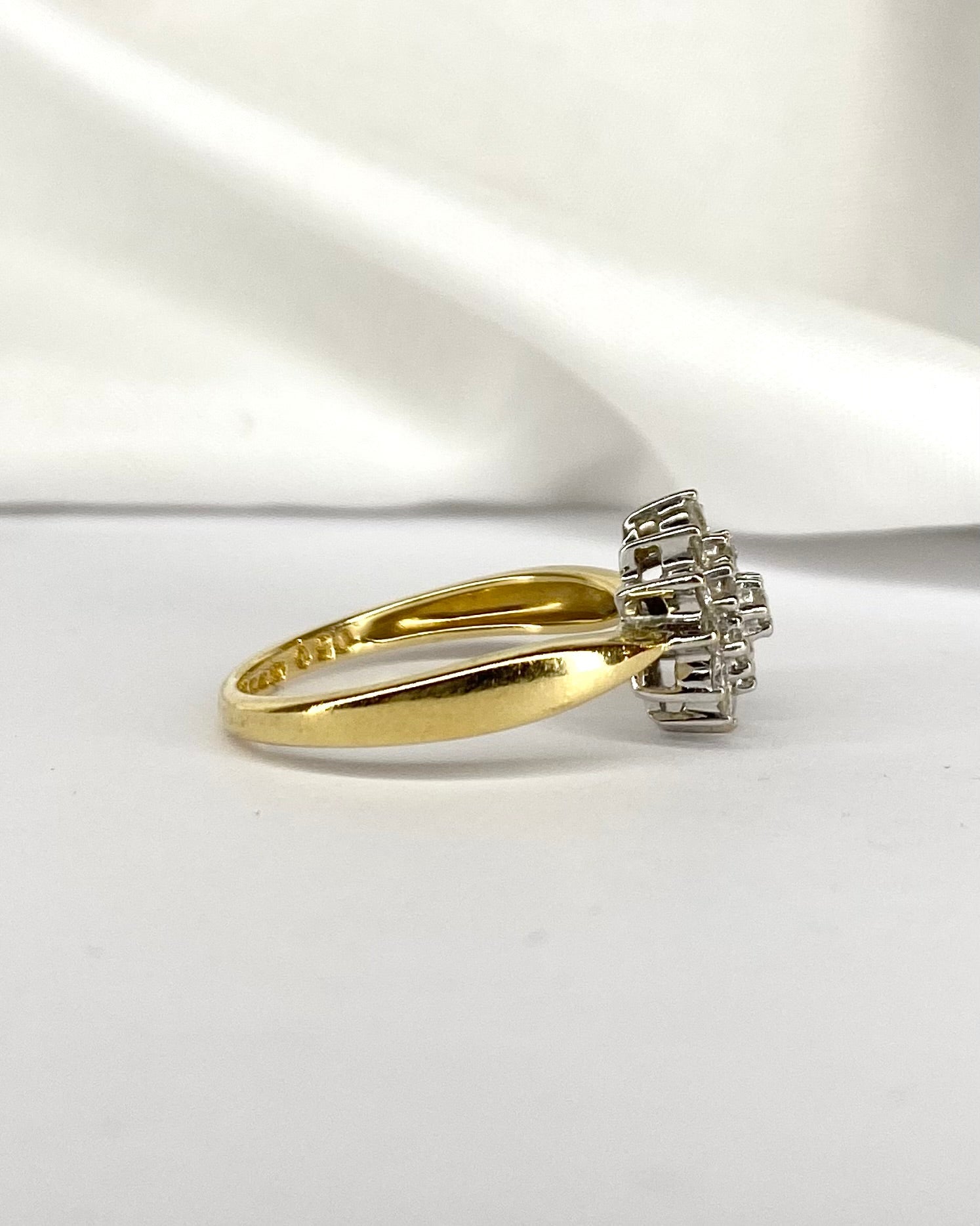 Bague Marguerite Diamants 0.57 carat &quot;Virna&quot; - Elliade Paris