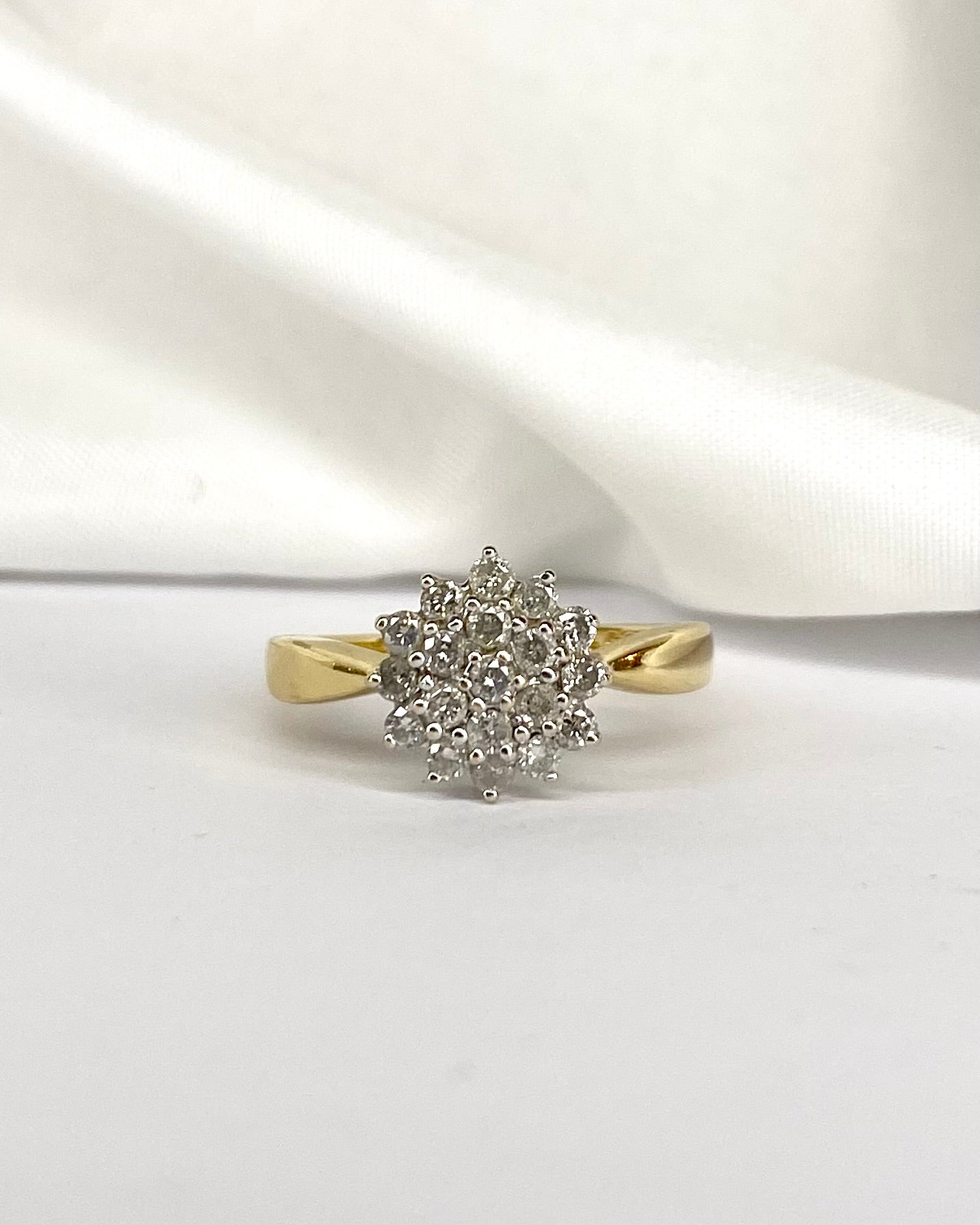 Bague Marguerite Diamants 0.57 carat &quot;Virna&quot; - Elliade Paris