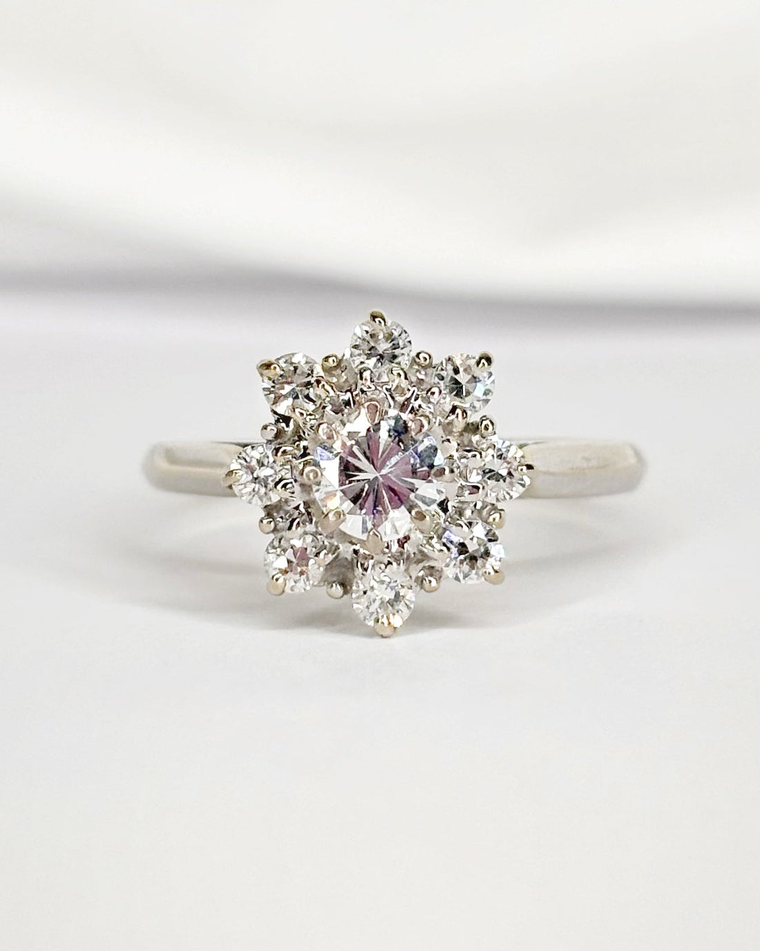 Bague Marguerite Diamants 0.59 carat "Rebecca" - Elliade Paris