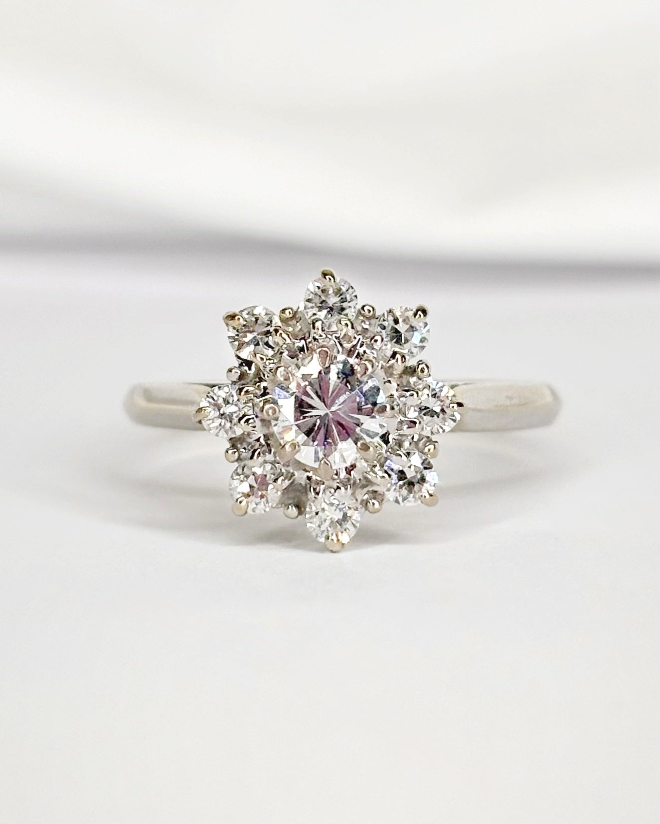 Bague Marguerite Diamants 0.59 carat "Rebecca" - Elliade Paris