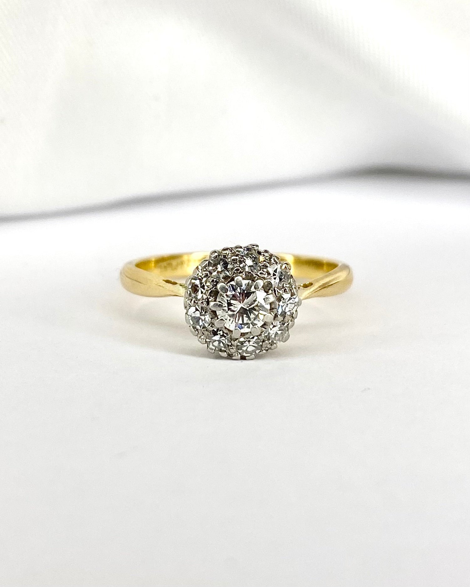 Bague Marguerite Diamants 0.61 carat "Victorine" - Elliade Paris
