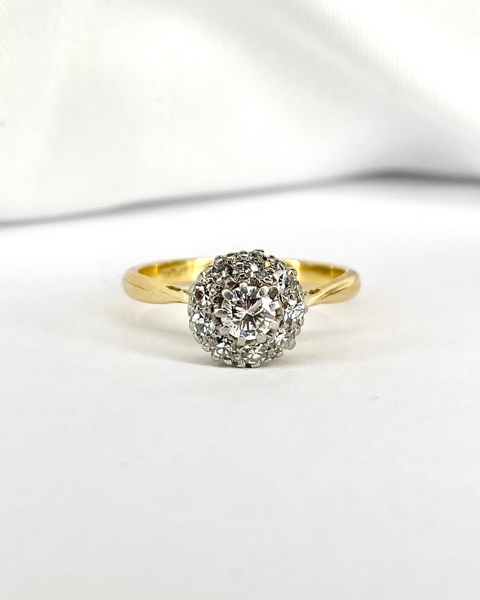 Bague Marguerite Diamants 0.61 carat "Victorine" - Elliade Paris