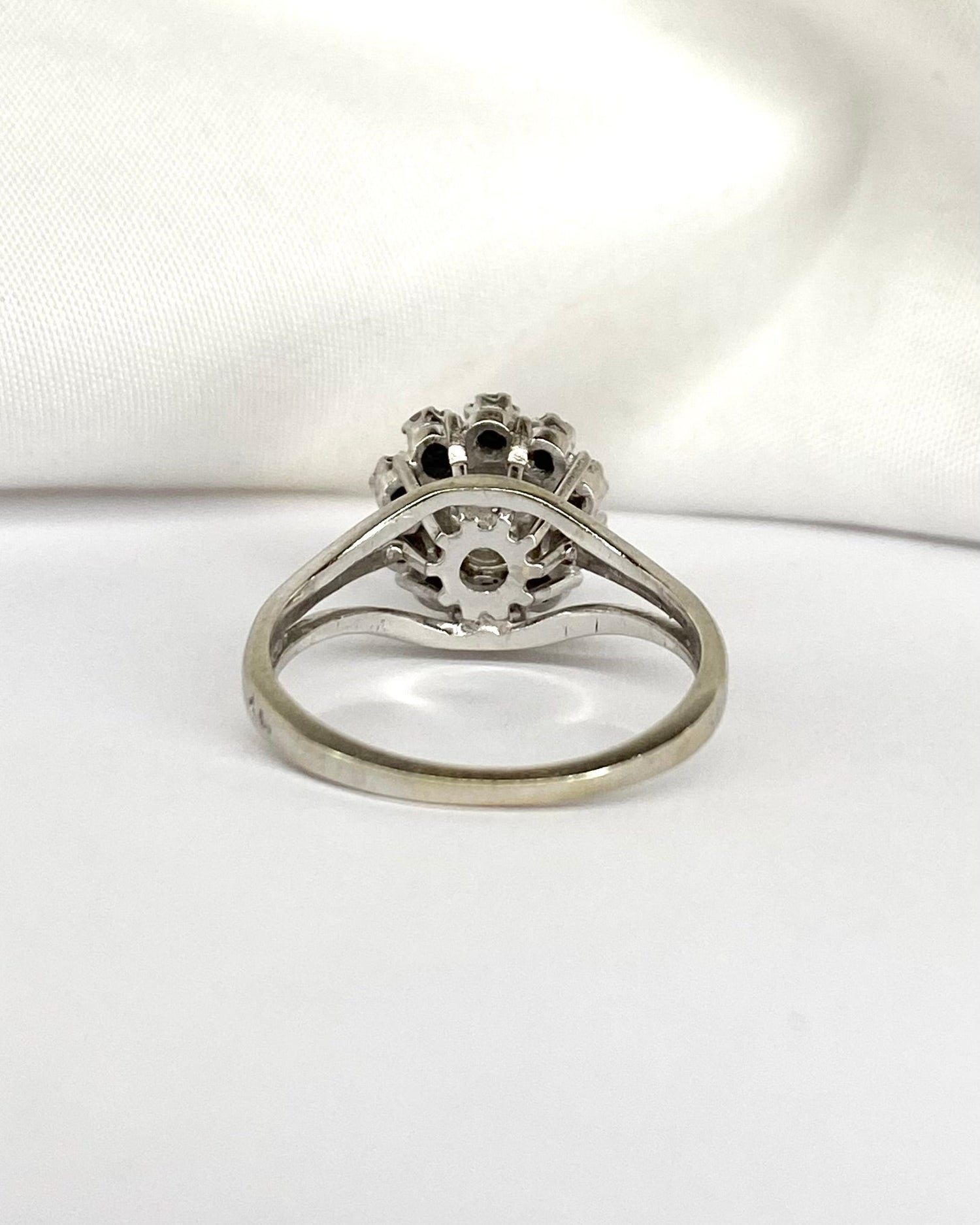 Bague Marguerite Diamants 0.64 carat &quot;Laura&quot; - Elliade Paris