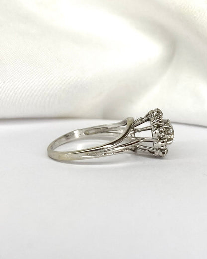 Bague Marguerite Diamants 0.64 carat &quot;Laura&quot; - Elliade Paris