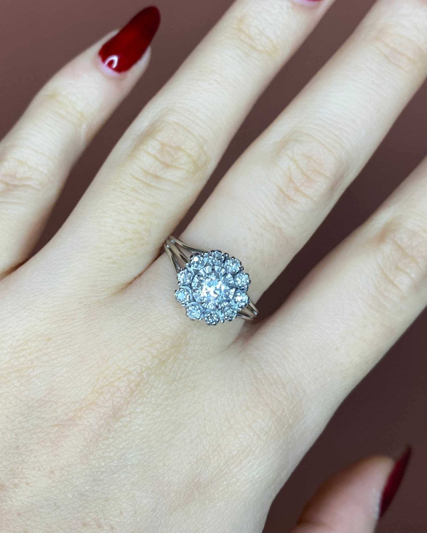Bague Marguerite Diamants 0.64 carat "Laura" - Elliade Paris