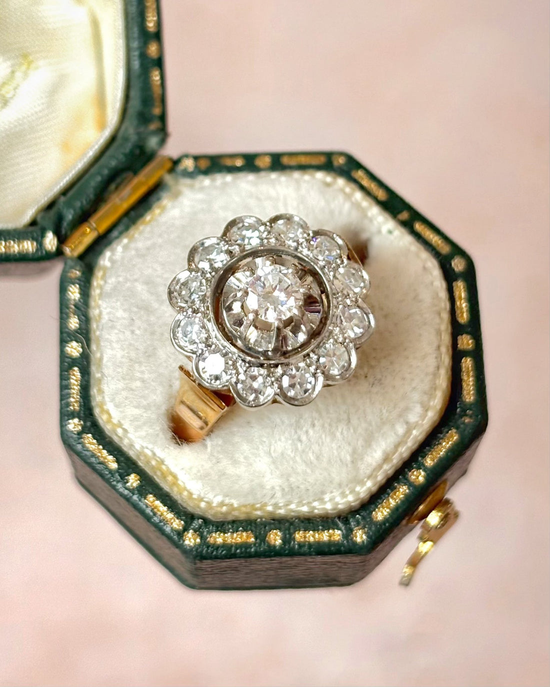 Bague Marguerite Diamants 0.68 carat 4,65g "Nadine" - Elliade Paris