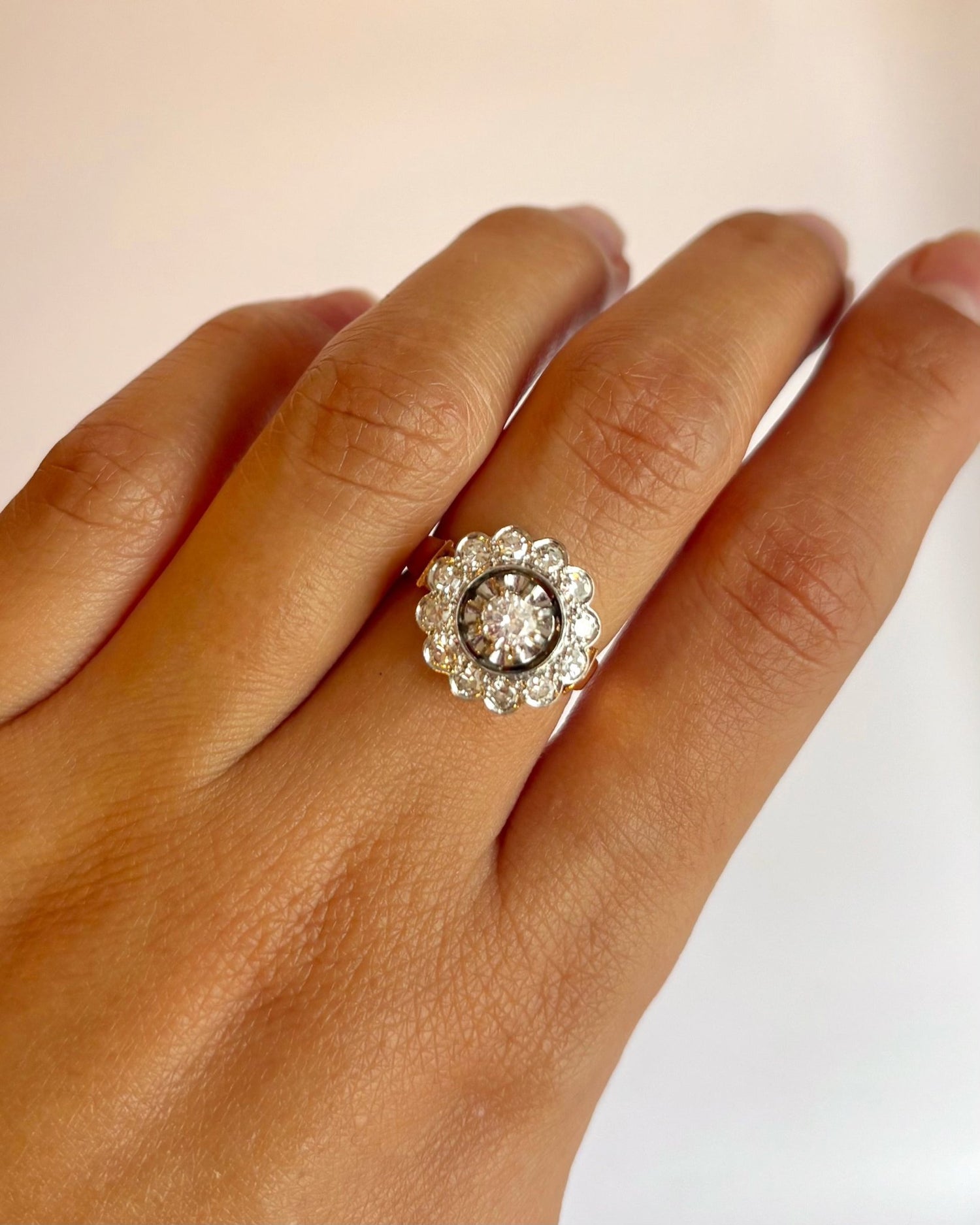 Bague Marguerite Diamants 0.68 carat 4,65g "Nadine" - Elliade Paris