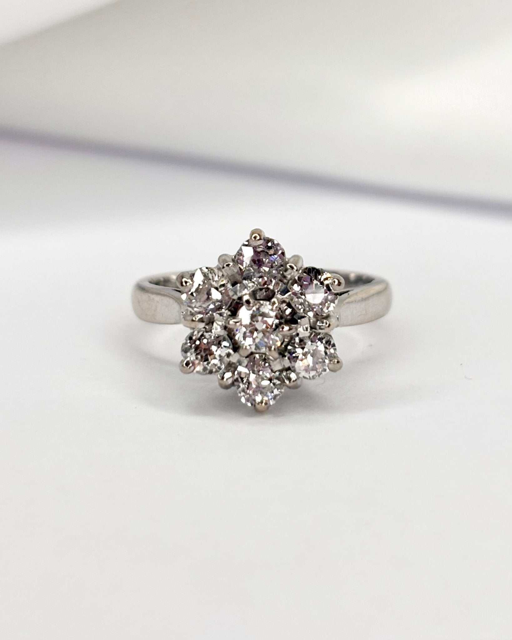 Bague Marguerite Diamants 0.70 carat "Corin" - Elliade Paris