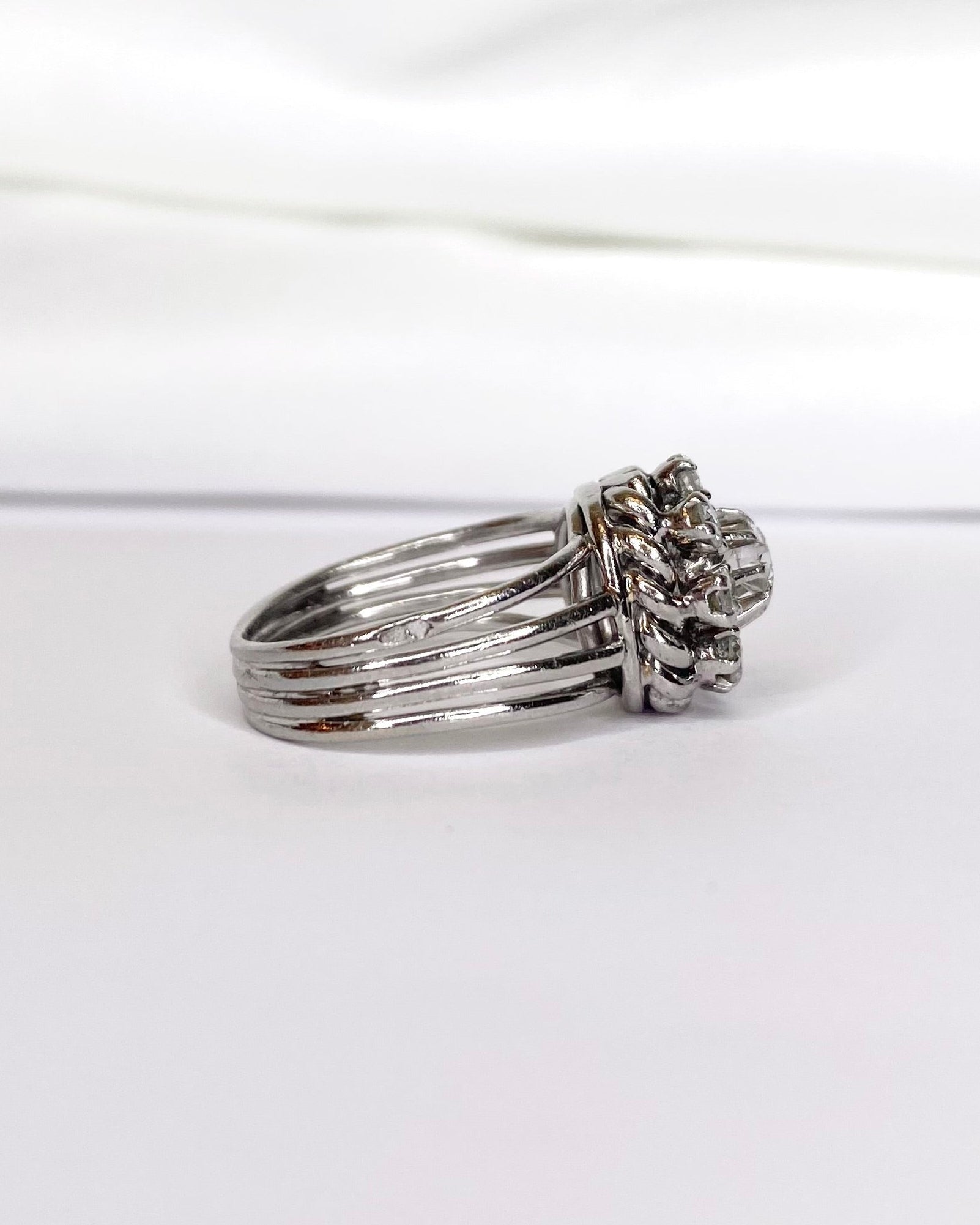 Bague Marguerite Diamants 0.70 carat "Paloma" - Elliade Paris