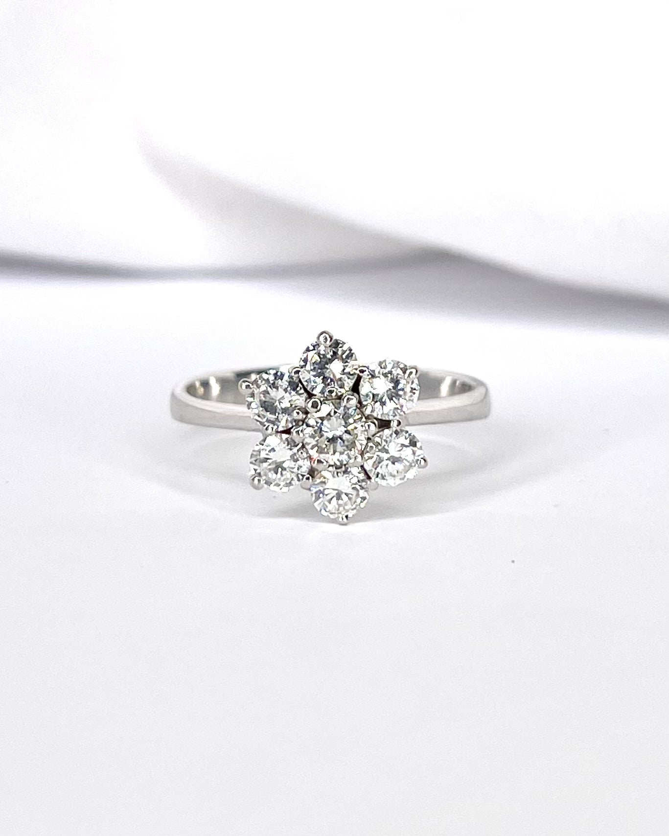 Bague Marguerite Diamants 0.75 carat "Yolanda" - Elliade Paris