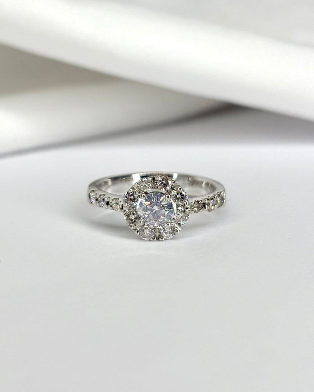 Bague Marguerite Diamants 0.80 carat &quot;Veronica&quot; - Elliade Paris