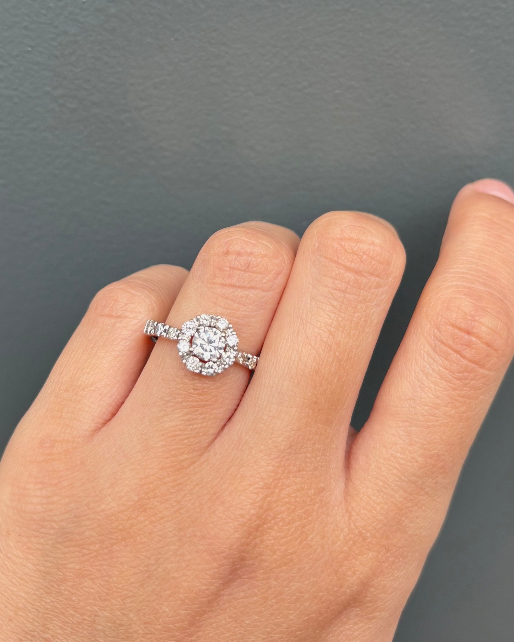 Bague Marguerite Diamants 0.80 carat "Veronica" - Elliade Paris