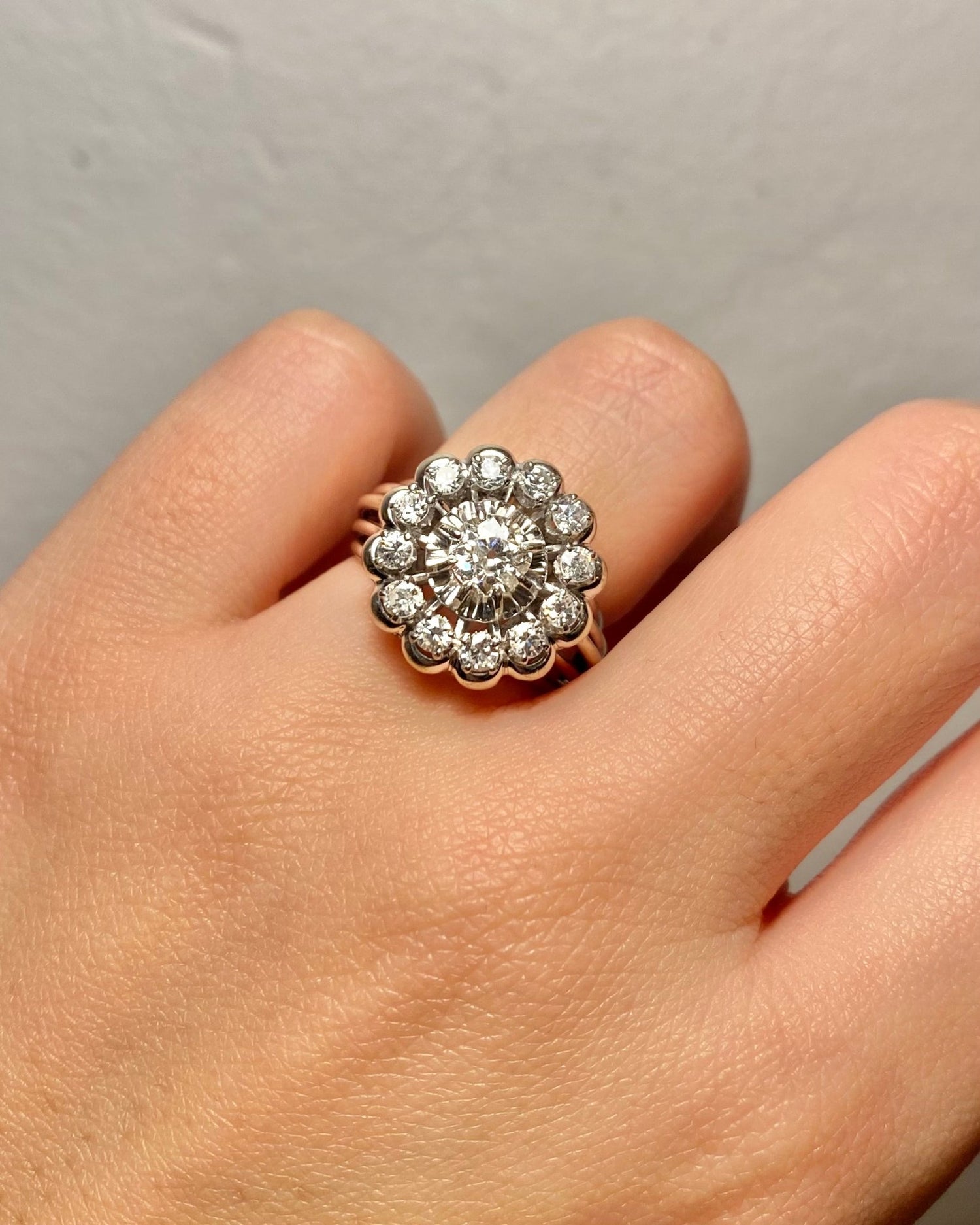Bague Marguerite Diamants 0.93 carat &quot;Olie&quot; - Elliade Paris