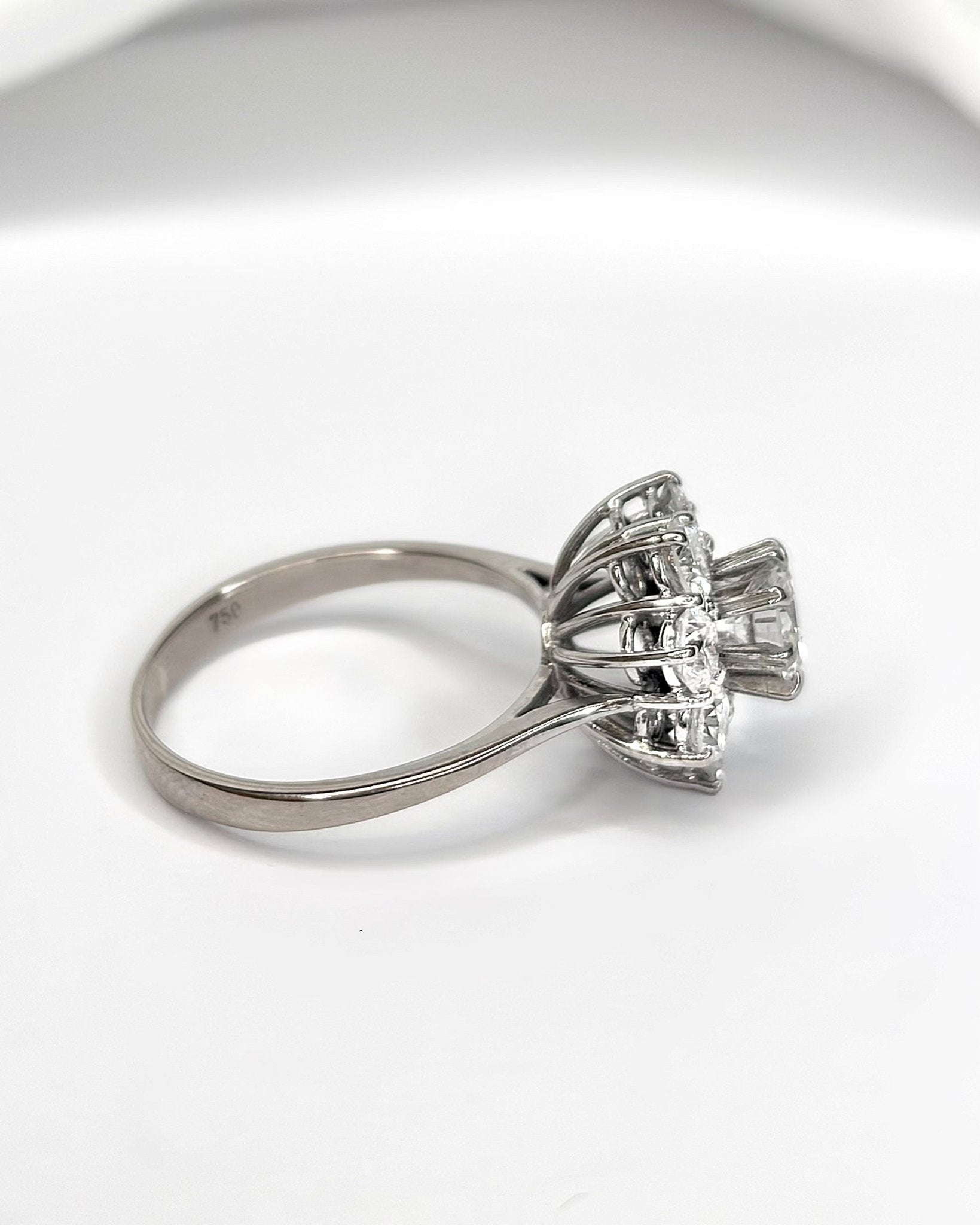 Bague Marguerite Diamants 1.30 carat "Marie" - Elliade Paris