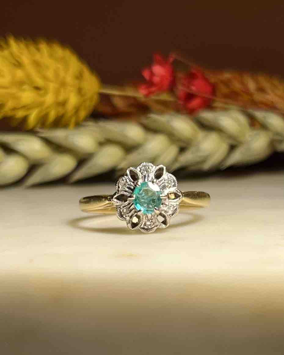 Bague Marguerite Diamants &amp; Émeraude &quot;Rachel&quot; - Elliade Paris