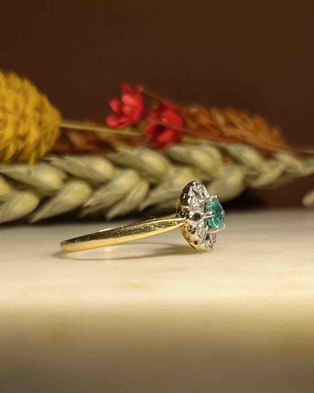 Bague Marguerite Diamants &amp; Émeraude "Rachel" - Elliade Paris