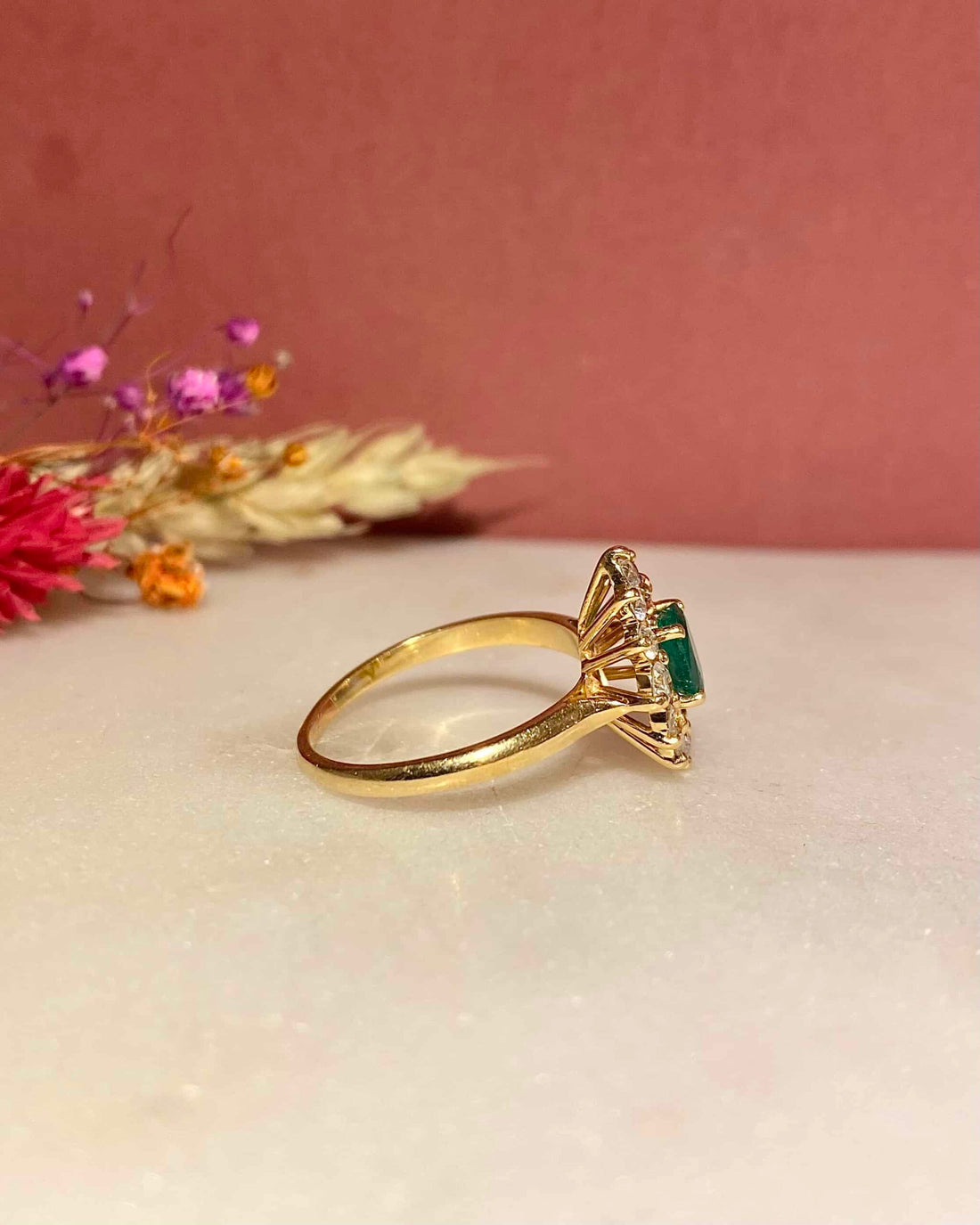 Bague Marguerite Émeraude 0.40 carat &amp; 12 Diamants &quot;Louison&quot;