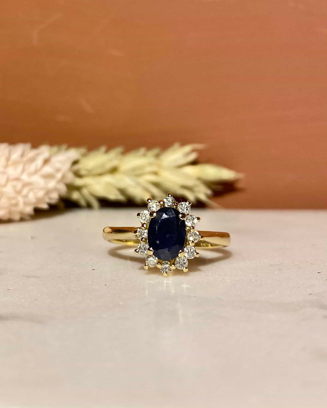 Bague Marguerite Saphir 0.90 Carat &amp; Diamants &quot;Monna&quot;