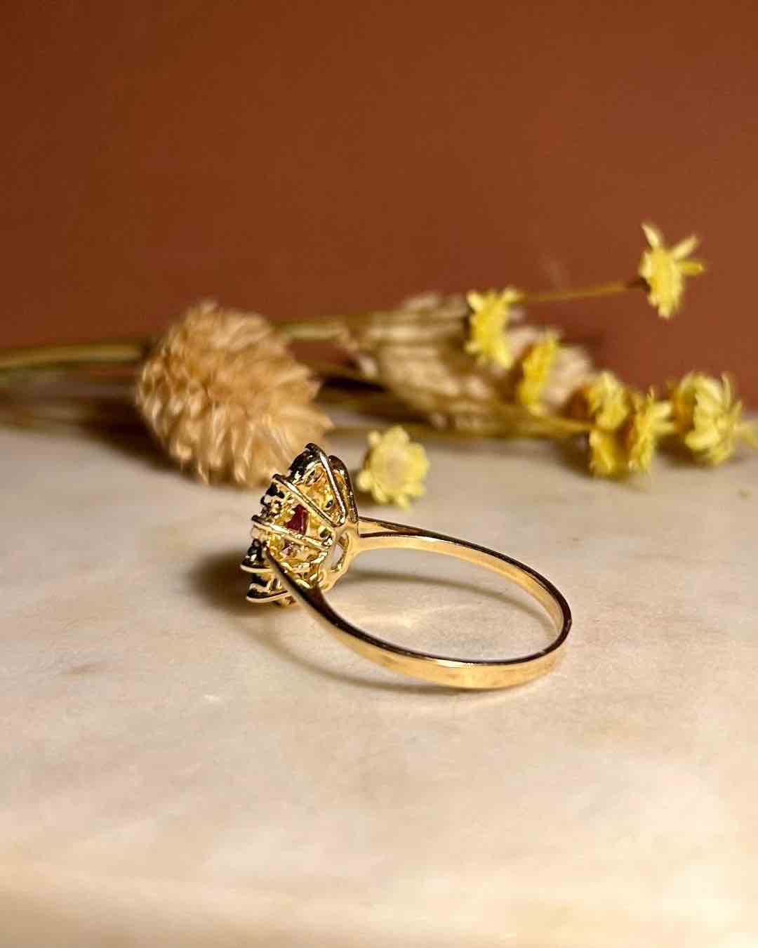 Bague Marguerite Diamants &amp; Rubis "Daphné" - Elliade Paris