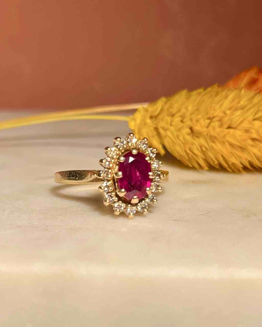 Bague Marguerite Diamants &amp; Rubis "Énora" - Elliade Paris