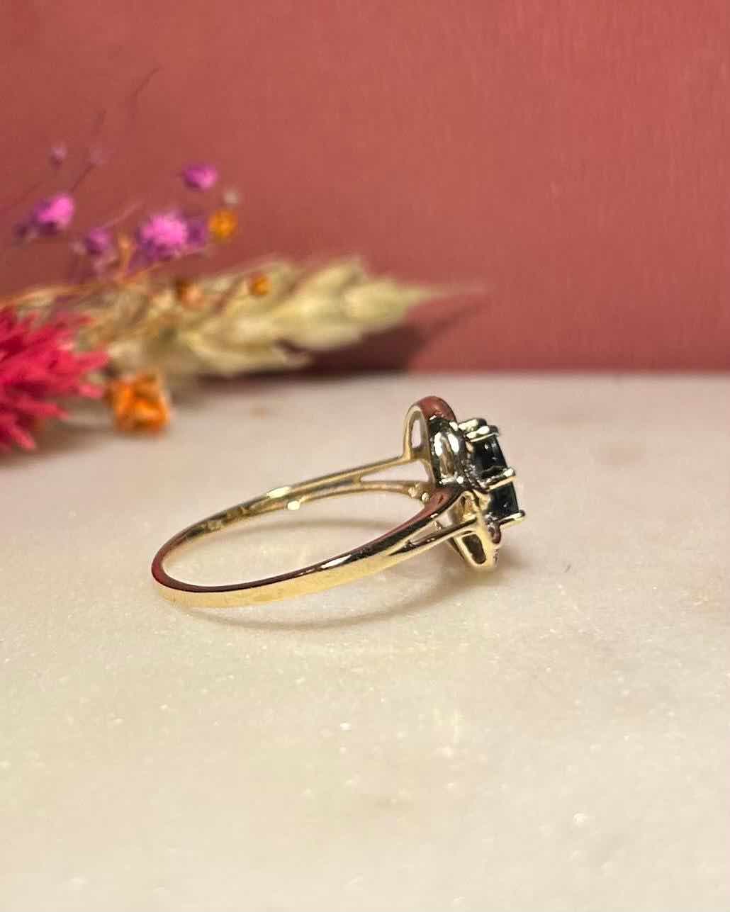 Bague Marguerite Saphir 1 carat &amp; Diamants &quot;Elda&quot;