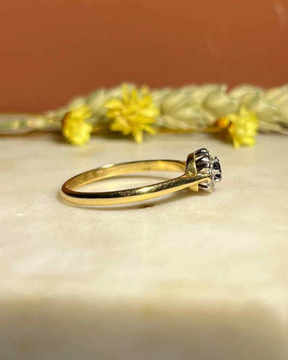 Bague Marguerite Diamants &amp; Saphir &quot;Mara&quot; - Elliade Paris