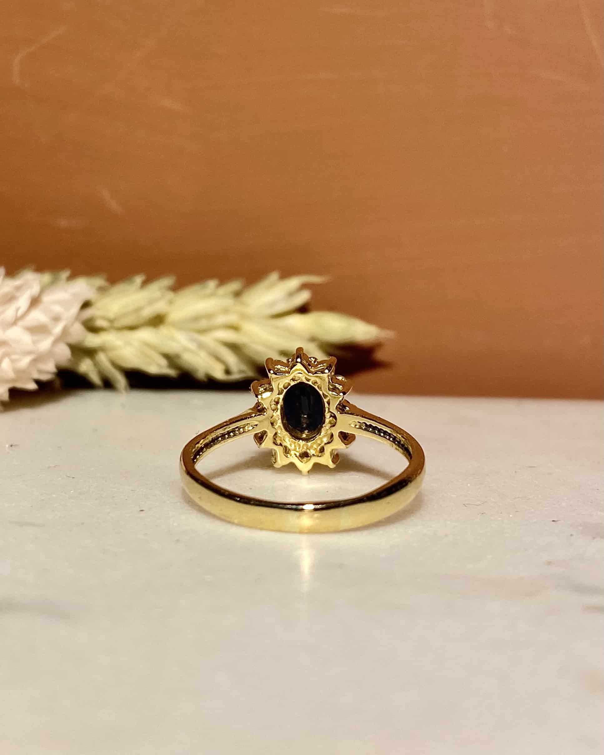 Bague Marguerite Saphir 0.90 Carat &amp; Diamants "Monna" - Elliade Paris