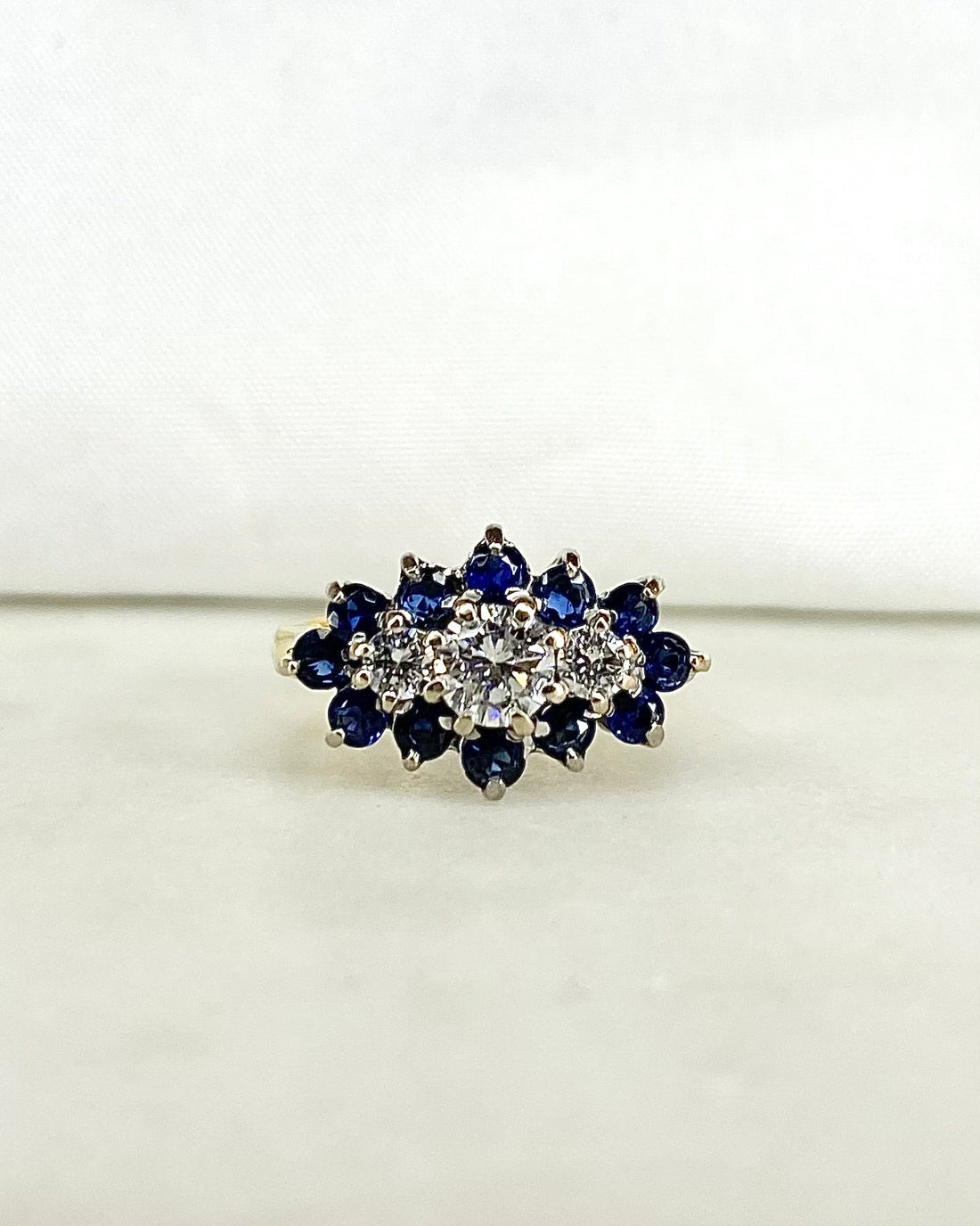 Bague Marguerite Diamants &amp; Saphirs &quot;Giulia&quot; - Elliade Paris
