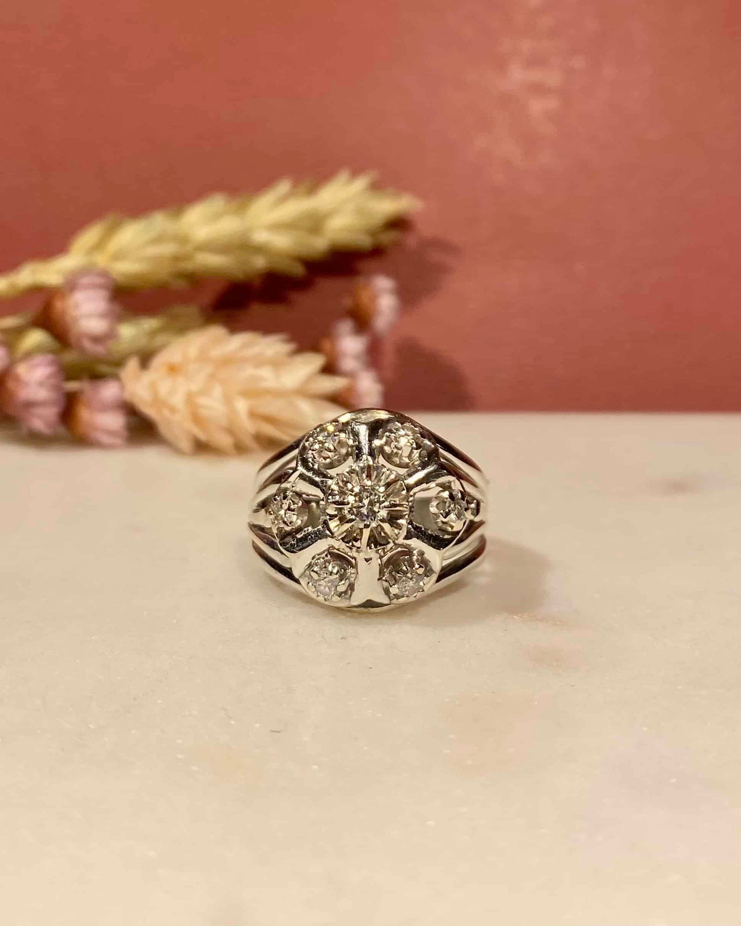 Bague Vintage Marguerite 7 Diamants &quot;Alexia&quot;